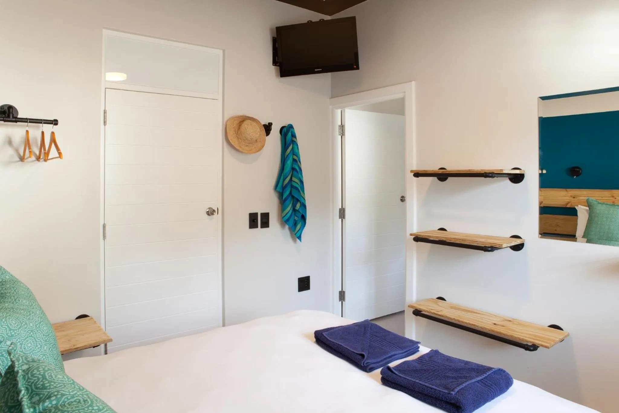 Bedroom, Bed in Plett Beachfront Accommodation