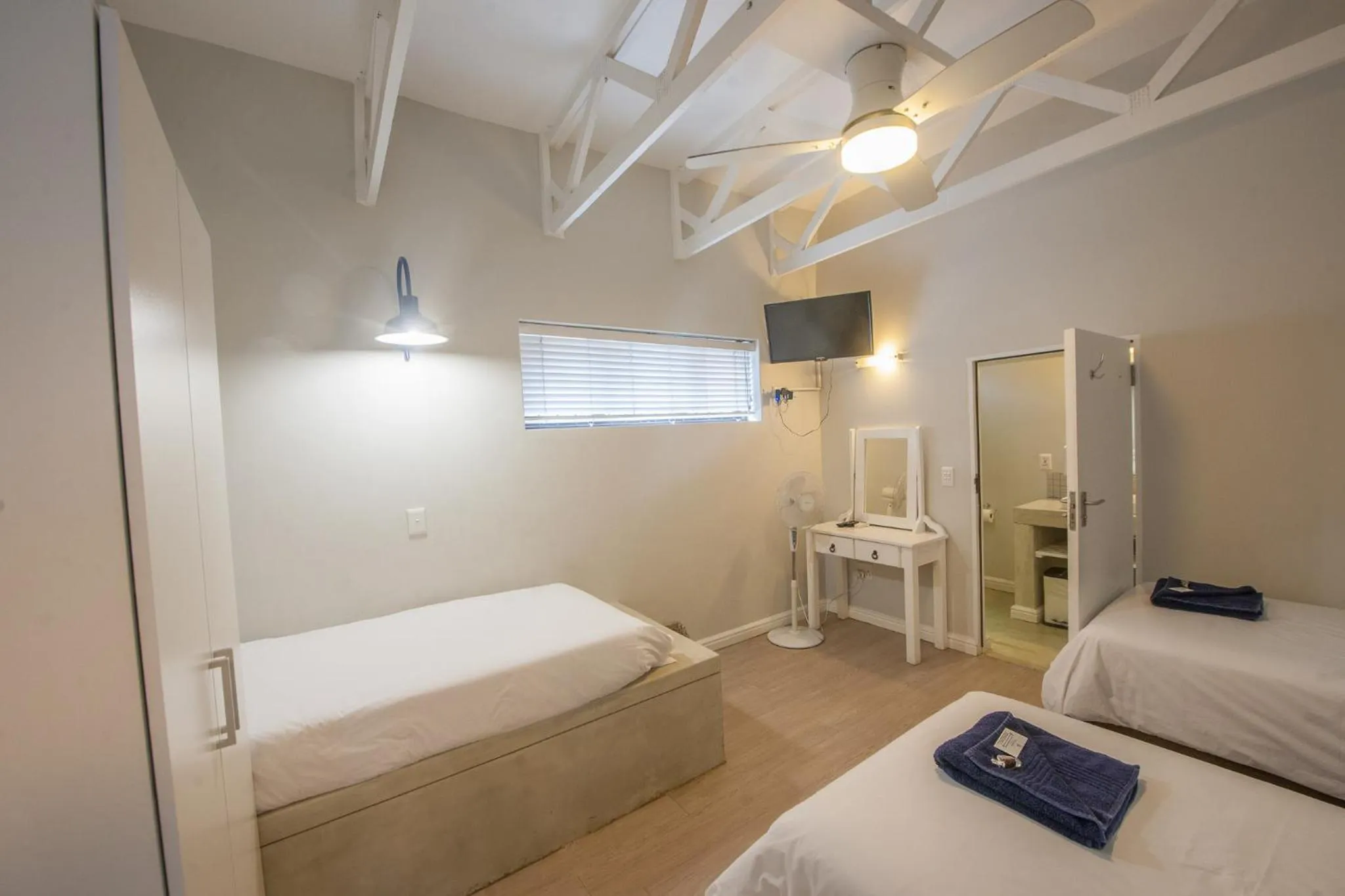 Bed in Plett Beachfront Accommodation