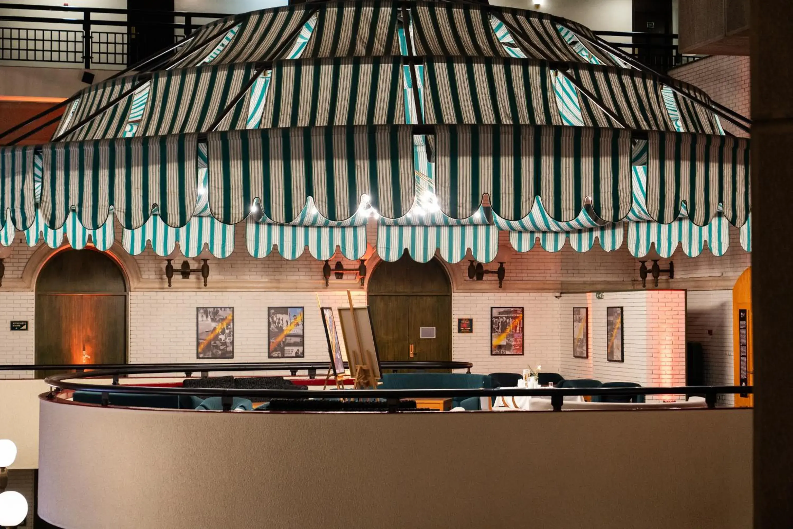 Lobby or reception in Hotel Holiday Lobby or reception in Hotel Holiday