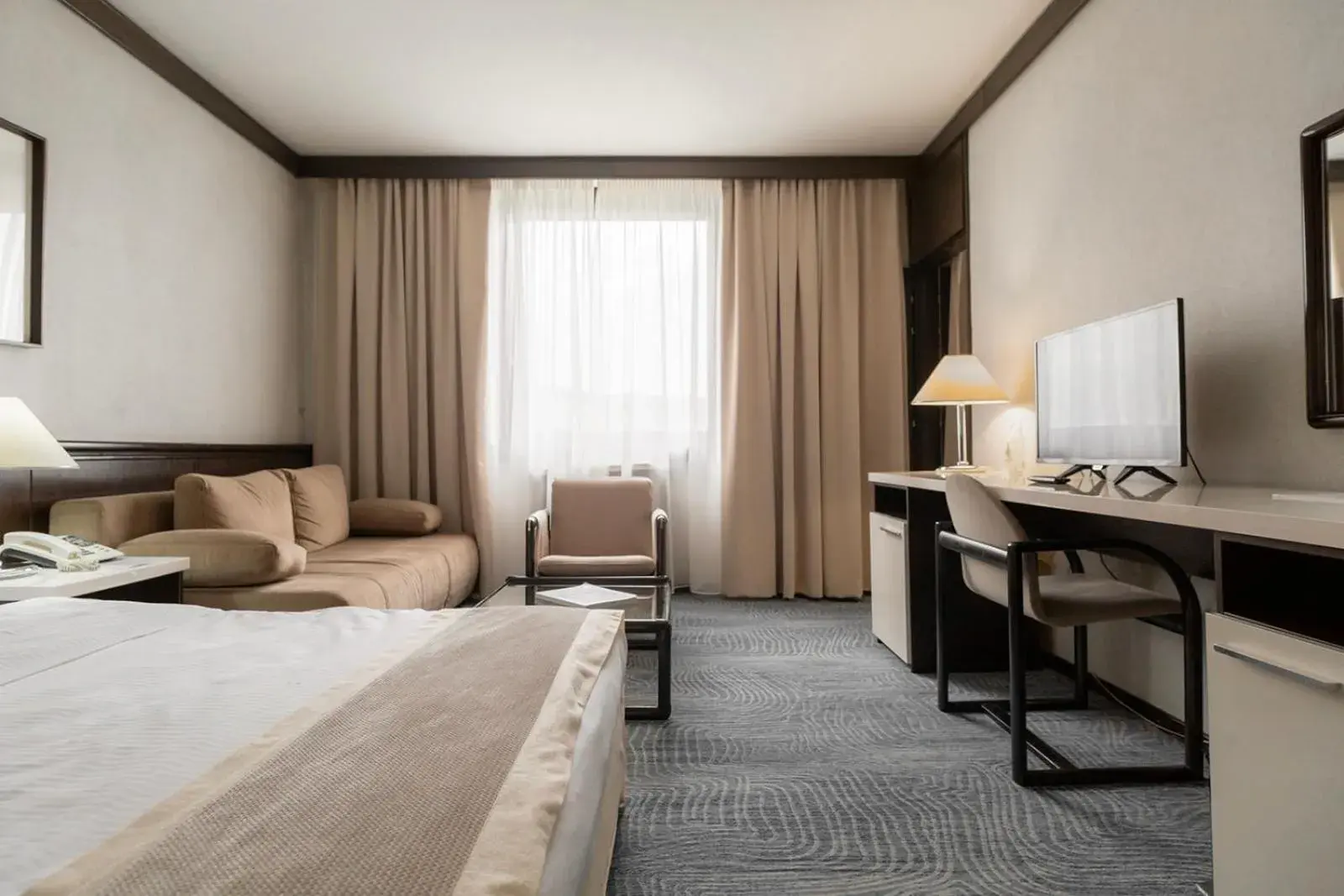 Two-Bedroom Suite in Hotel Holiday Two-Bedroom Suite in Hotel Holiday