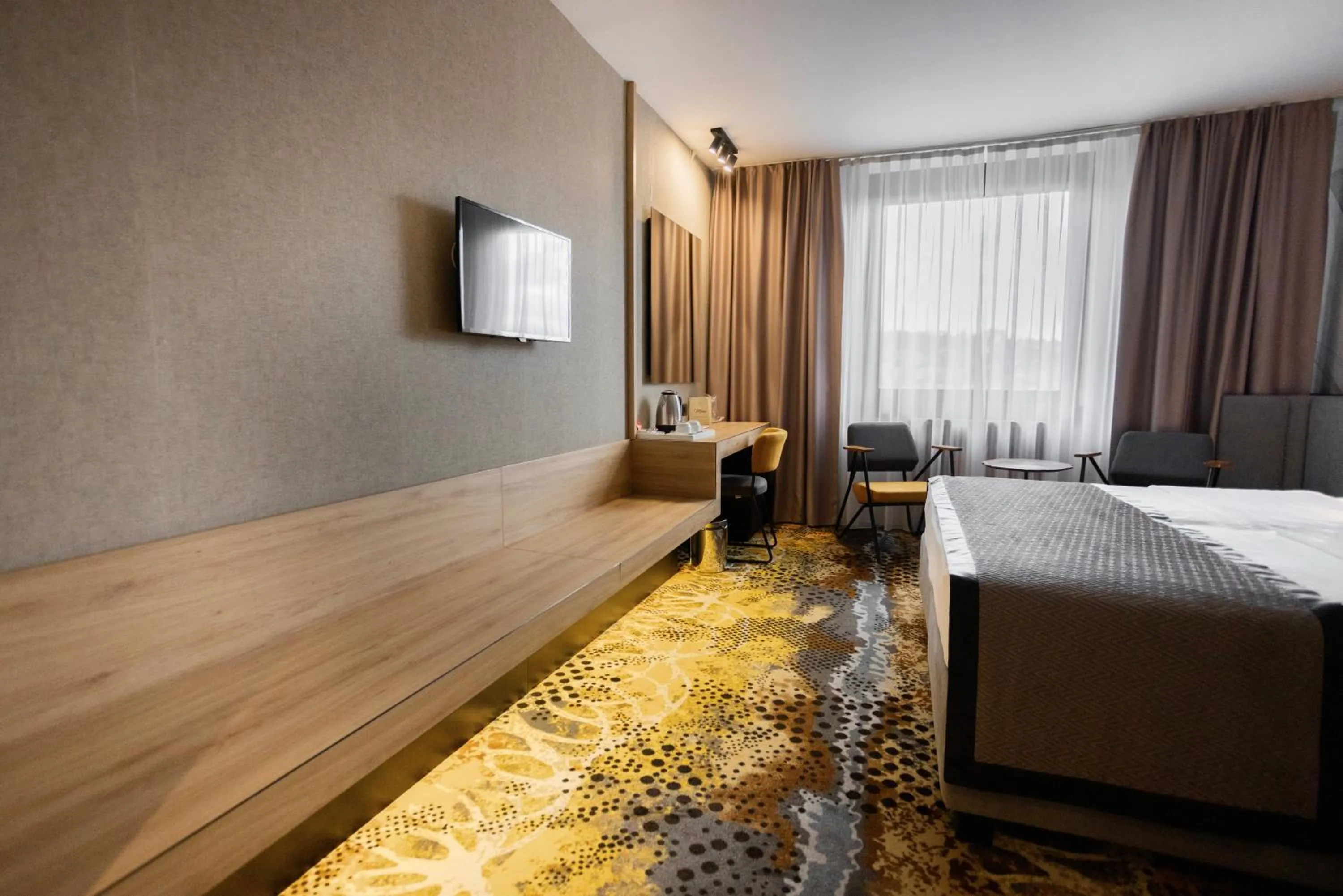 Bedroom, Bed in Hotel Holiday