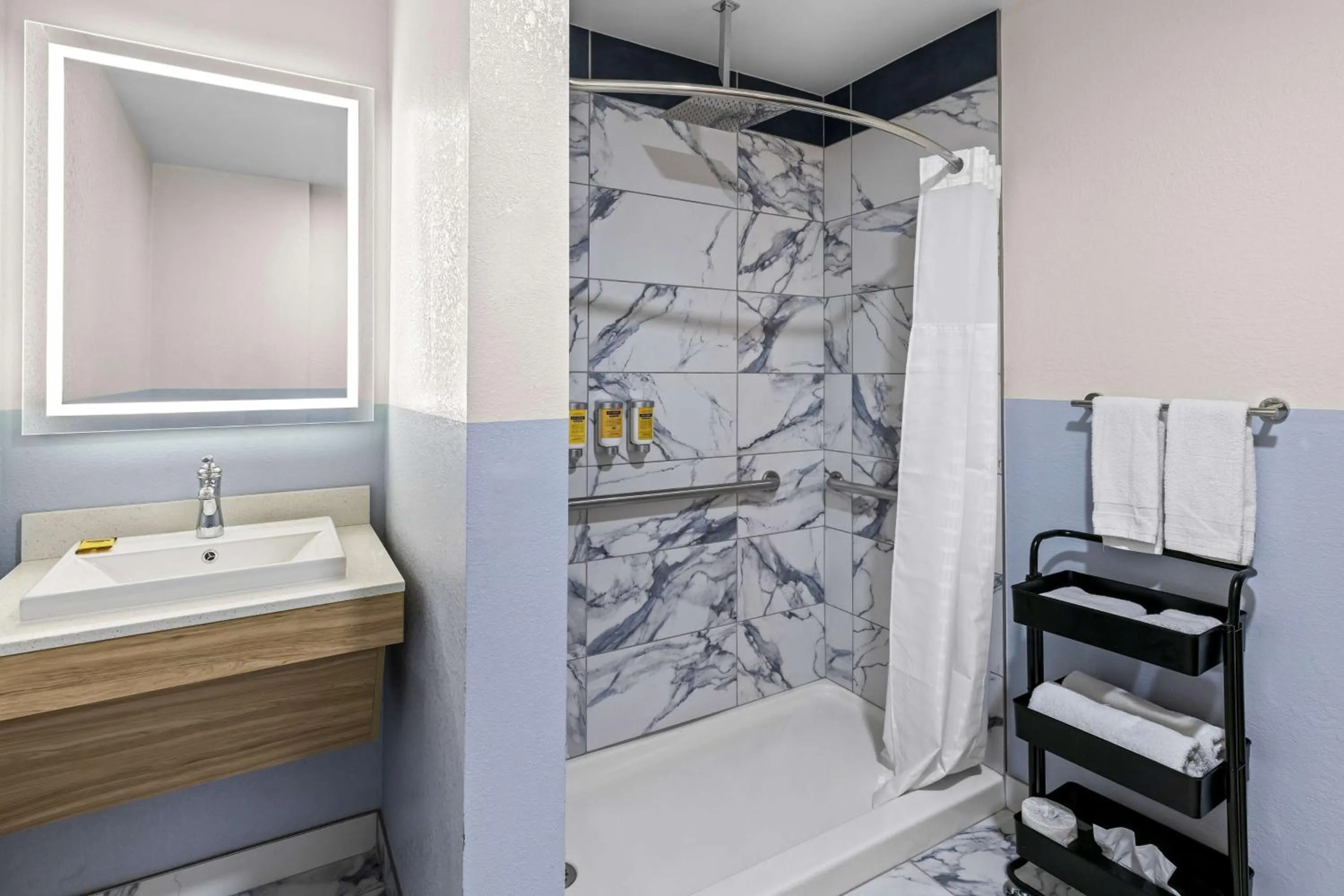 Bathroom in Best Western Buffalo Inn & Suites