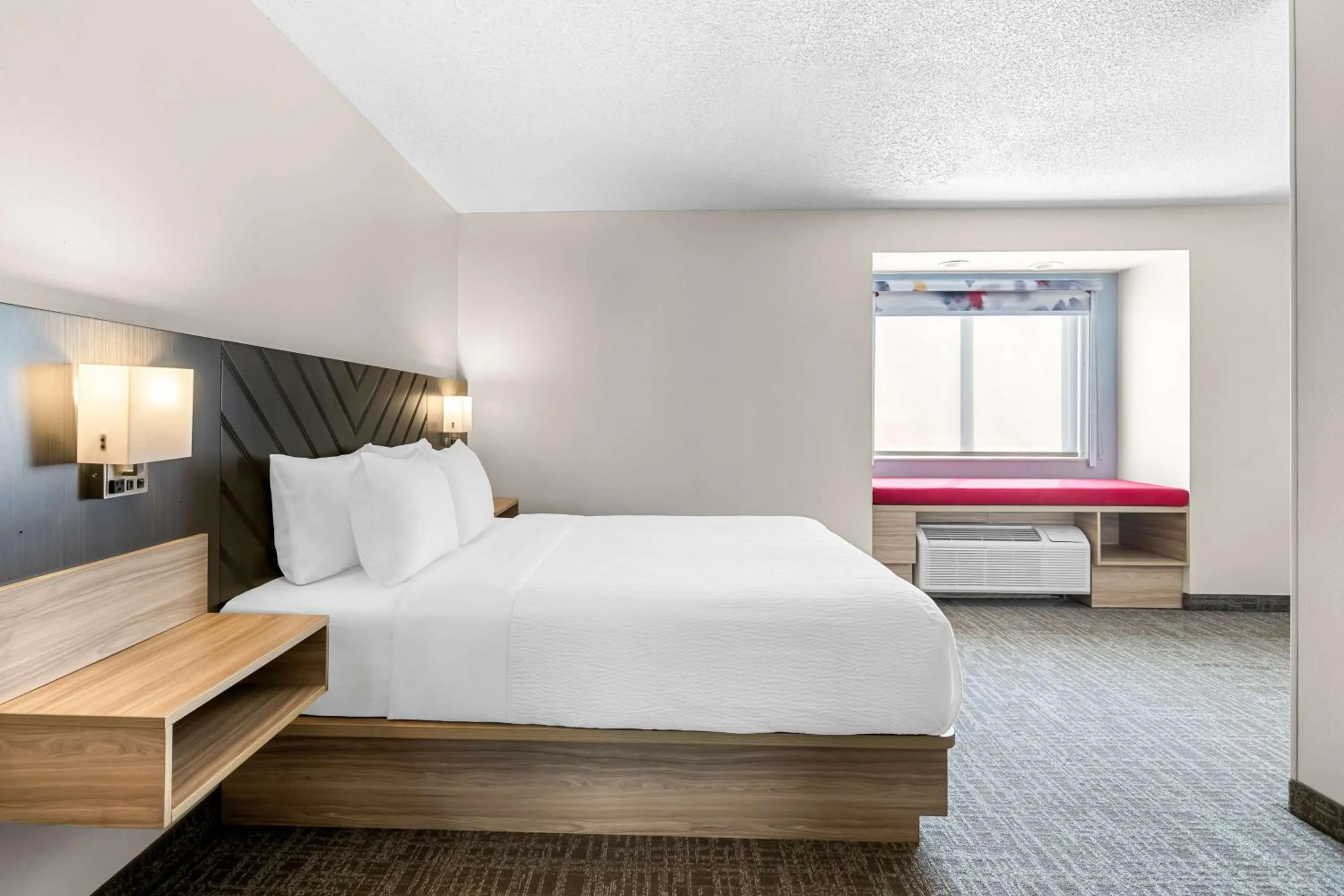 Bedroom, Bed in Best Western Buffalo Inn & Suites