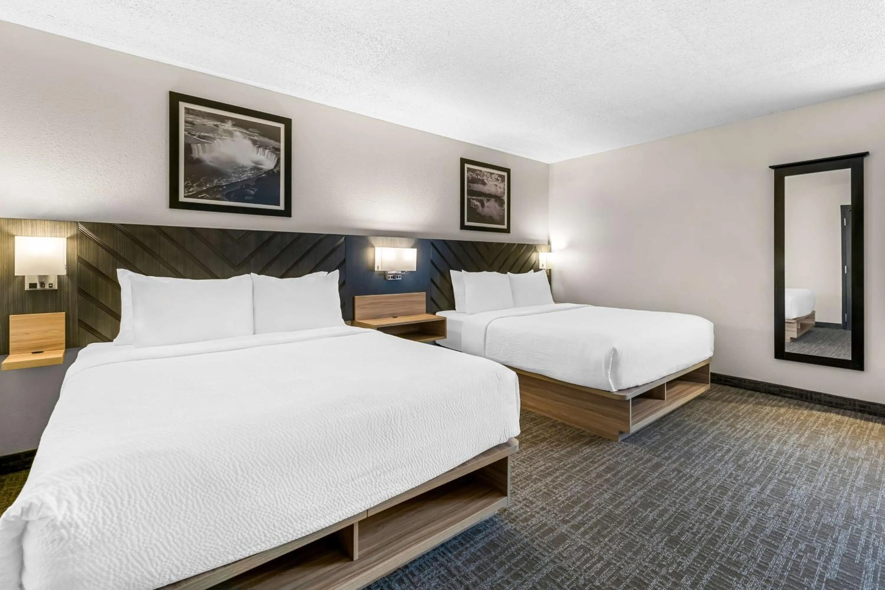 Bedroom, Bed in Best Western Buffalo Inn & Suites
