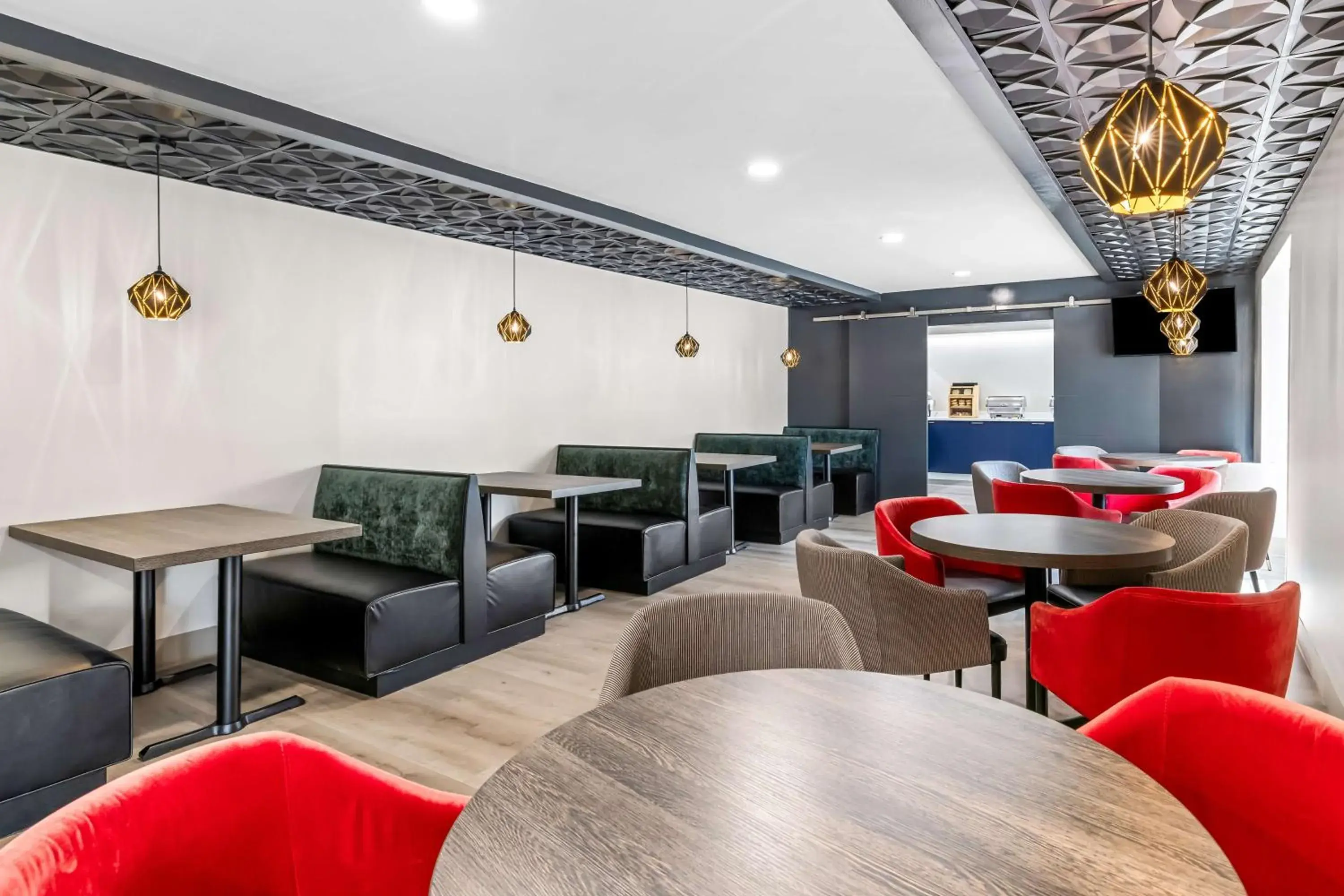 Breakfast in Best Western Buffalo Inn & Suites Breakfast in Best Western Buffalo Inn & Suites