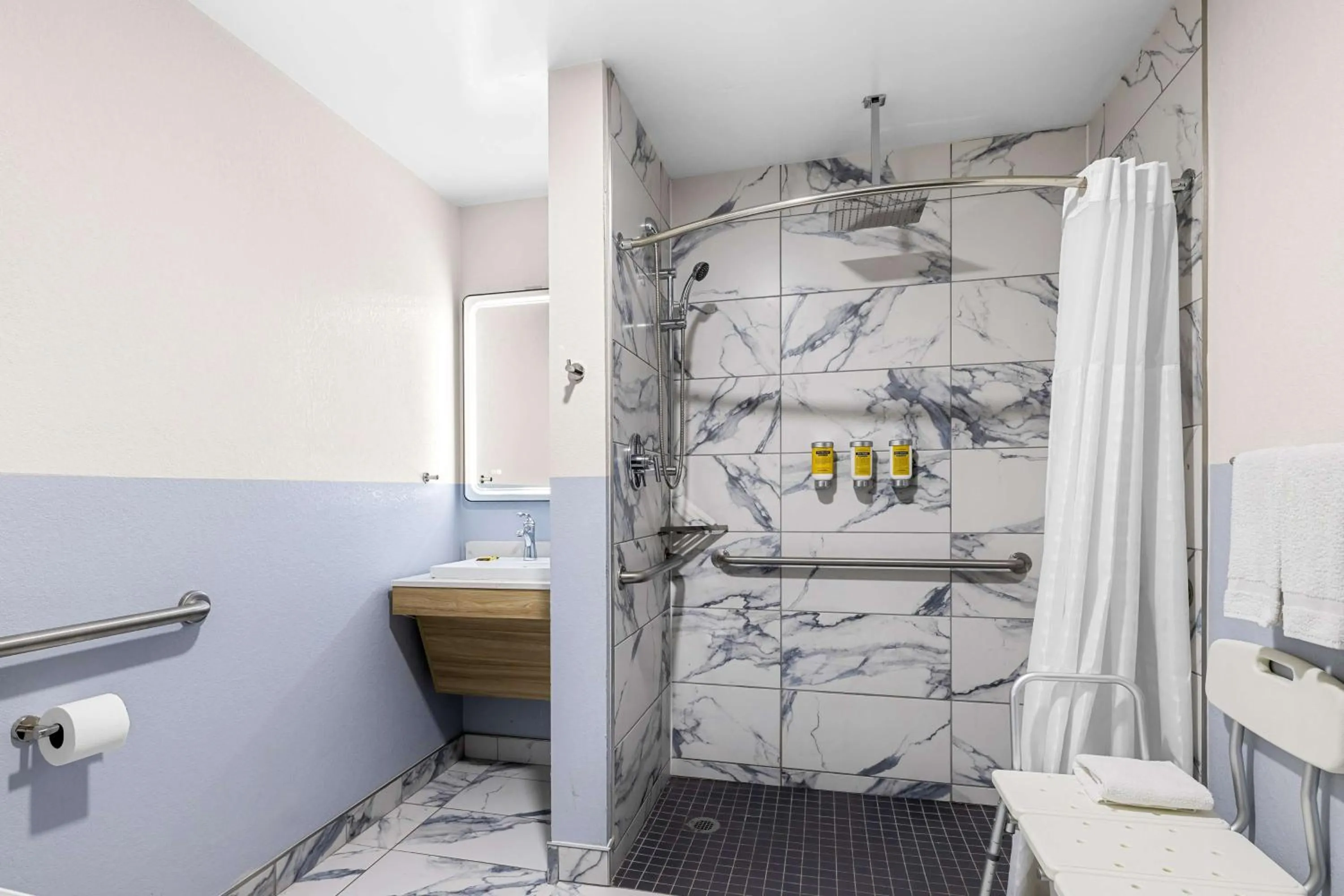 Bathroom in Best Western Buffalo Inn & Suites