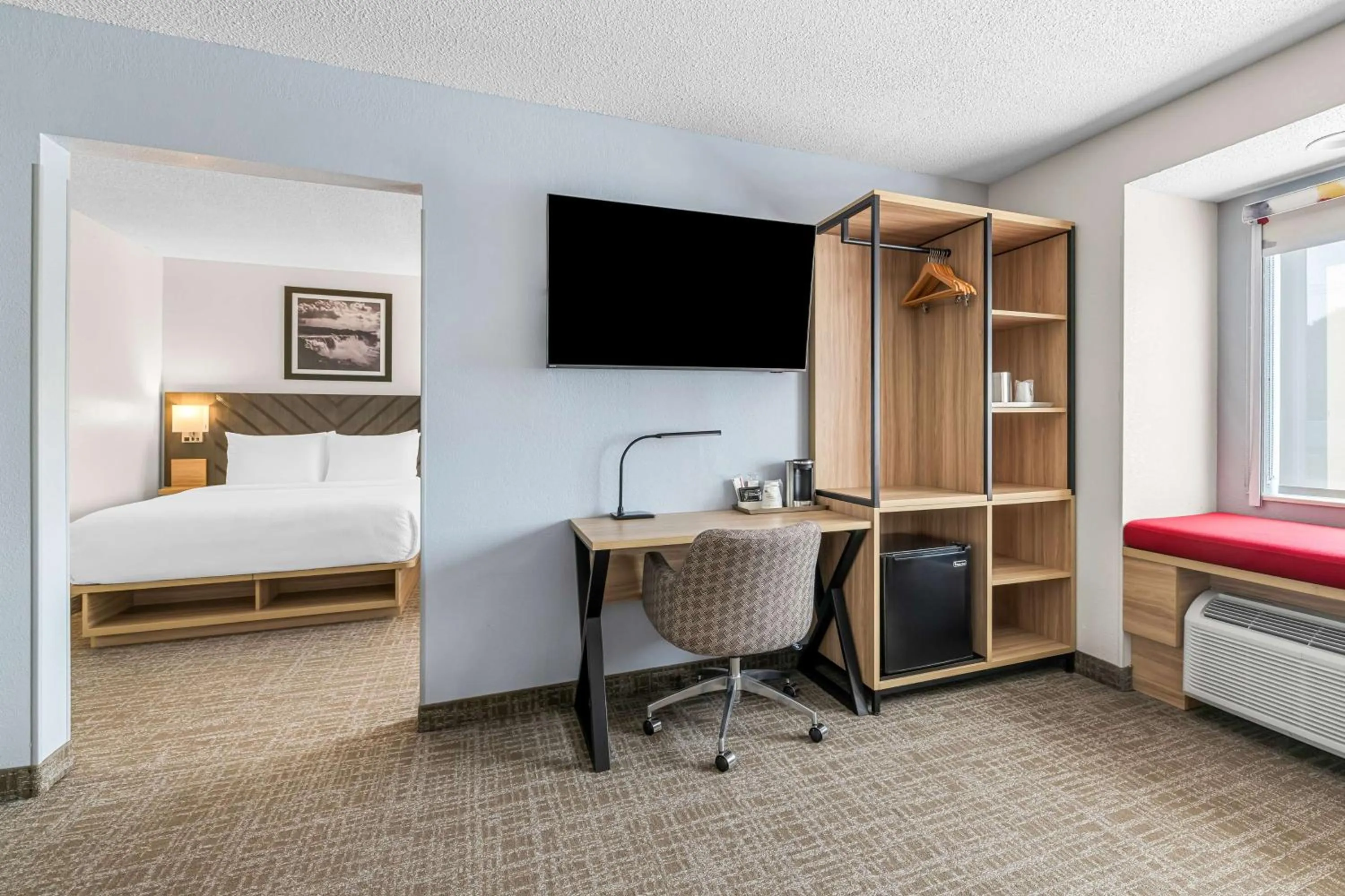 Bedroom, Bed in Best Western Buffalo Inn & Suites