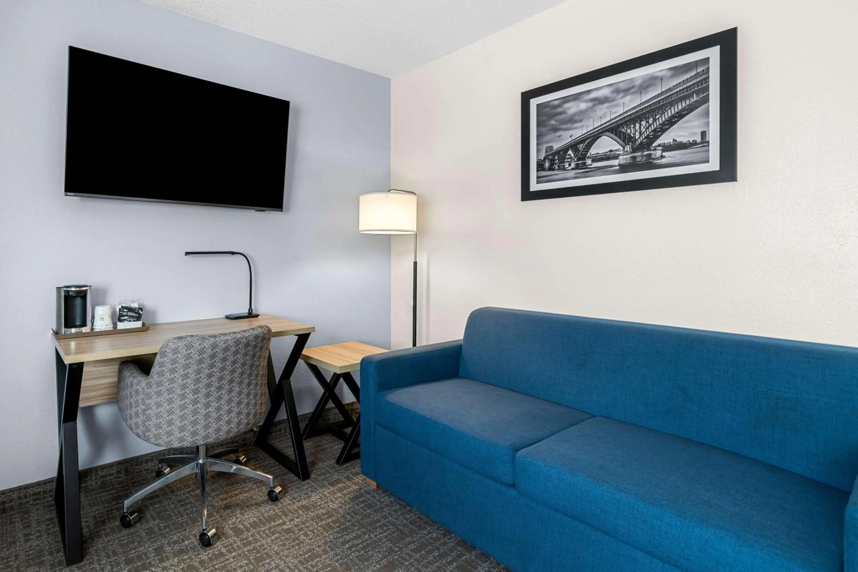 Bedroom in Best Western Buffalo Inn & Suites