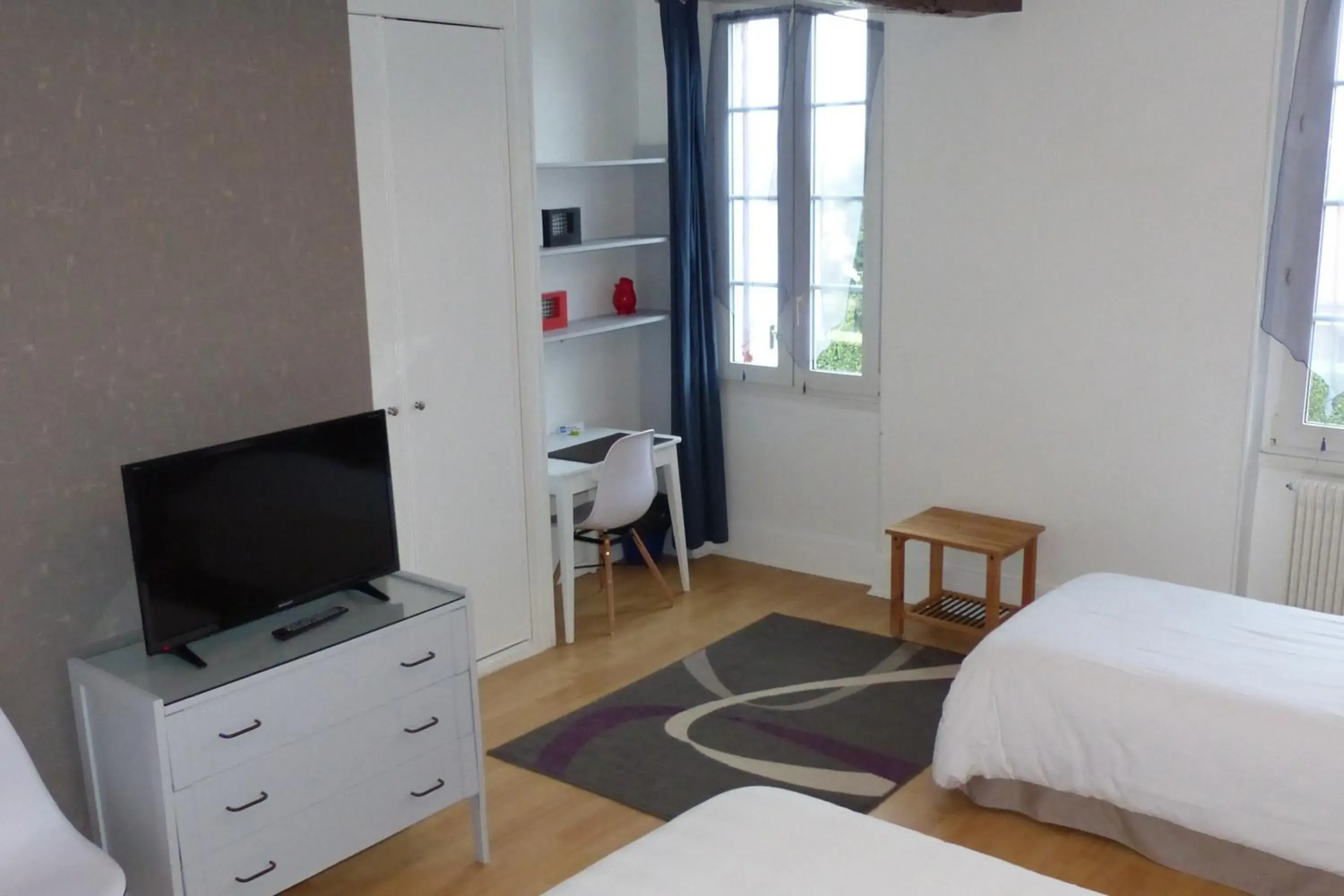Triple Room in Logis Hotels - Au Colombier du Touron Triple Room in Logis Hotels - Au Colombier du Touron