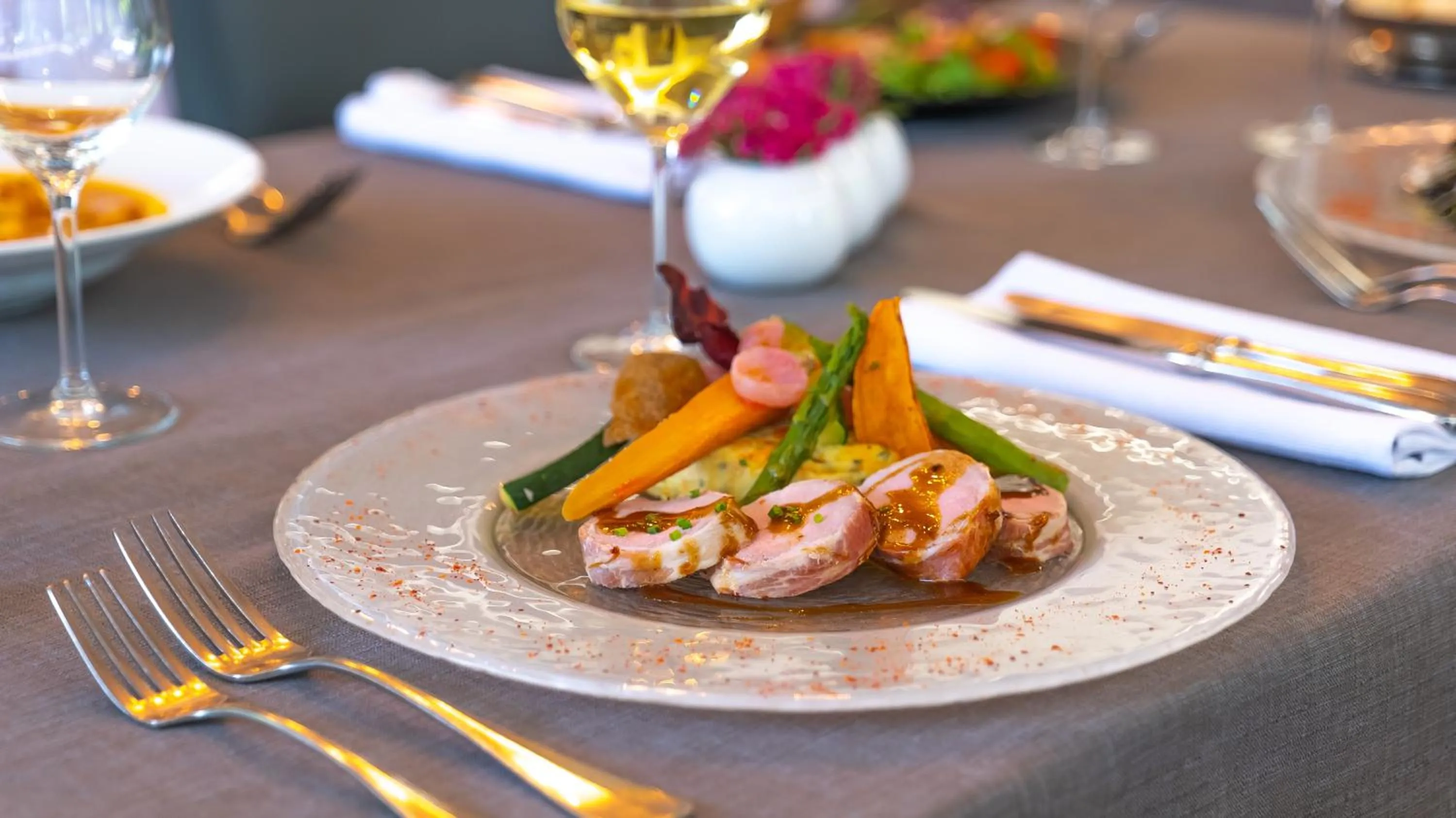 Restaurant/places to eat in Logis Hotels - Au Colombier du Touron