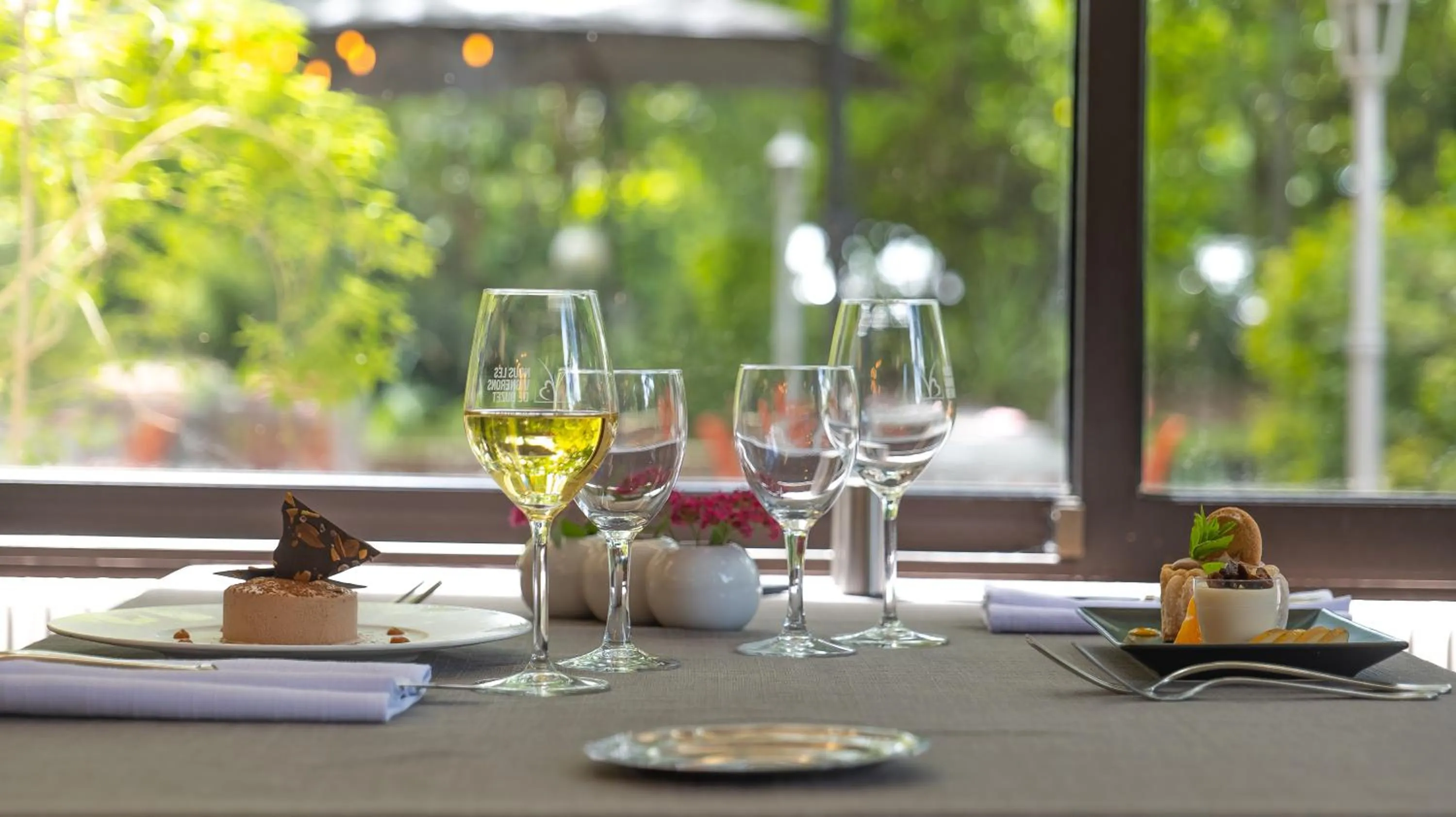 Restaurant/places to eat in Logis Hotels - Au Colombier du Touron