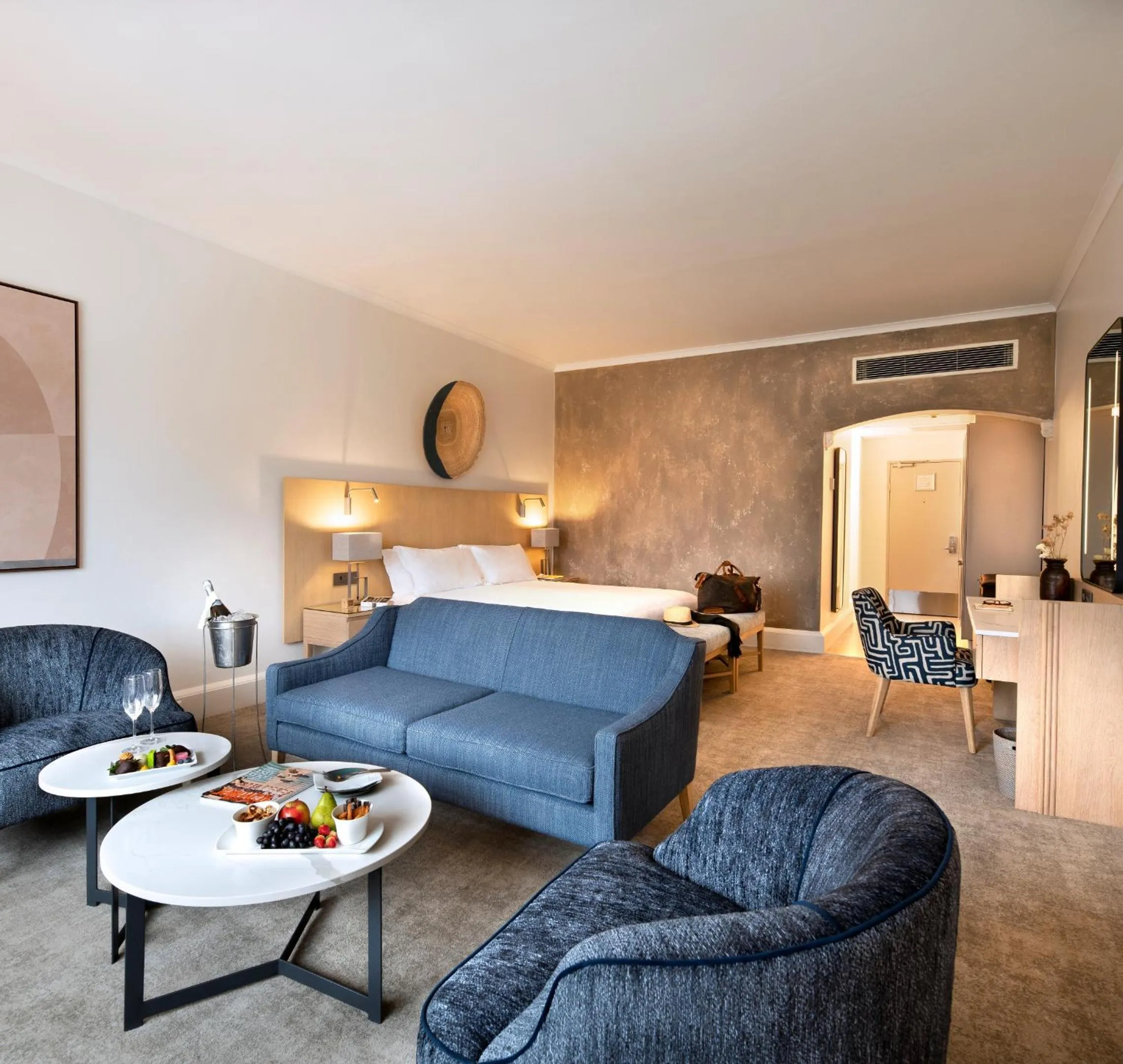 Photo of the whole room in Victoria & Alfred Hotel by NEWMARK