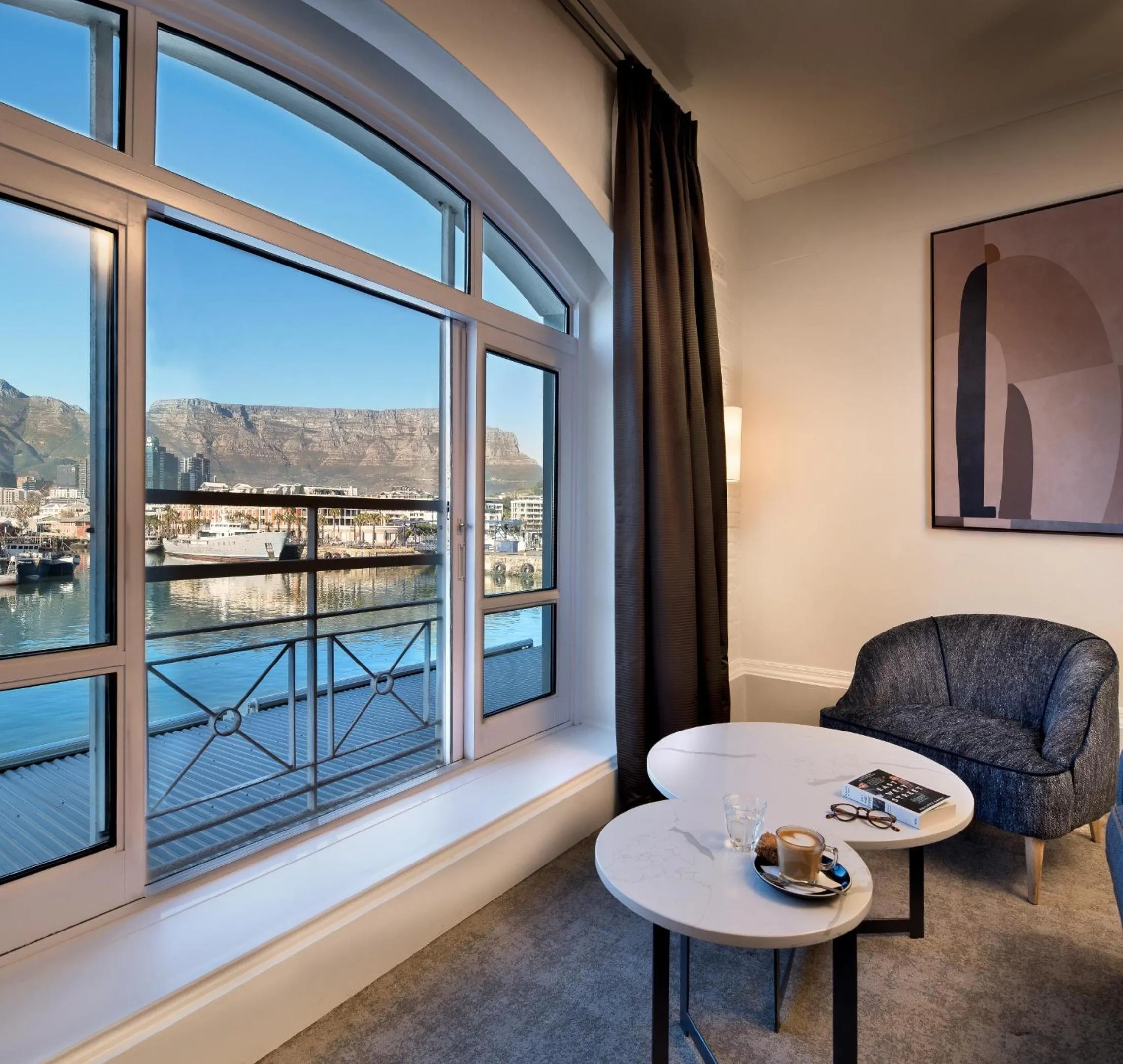 Mountain view in Victoria & Alfred Hotel by NEWMARK