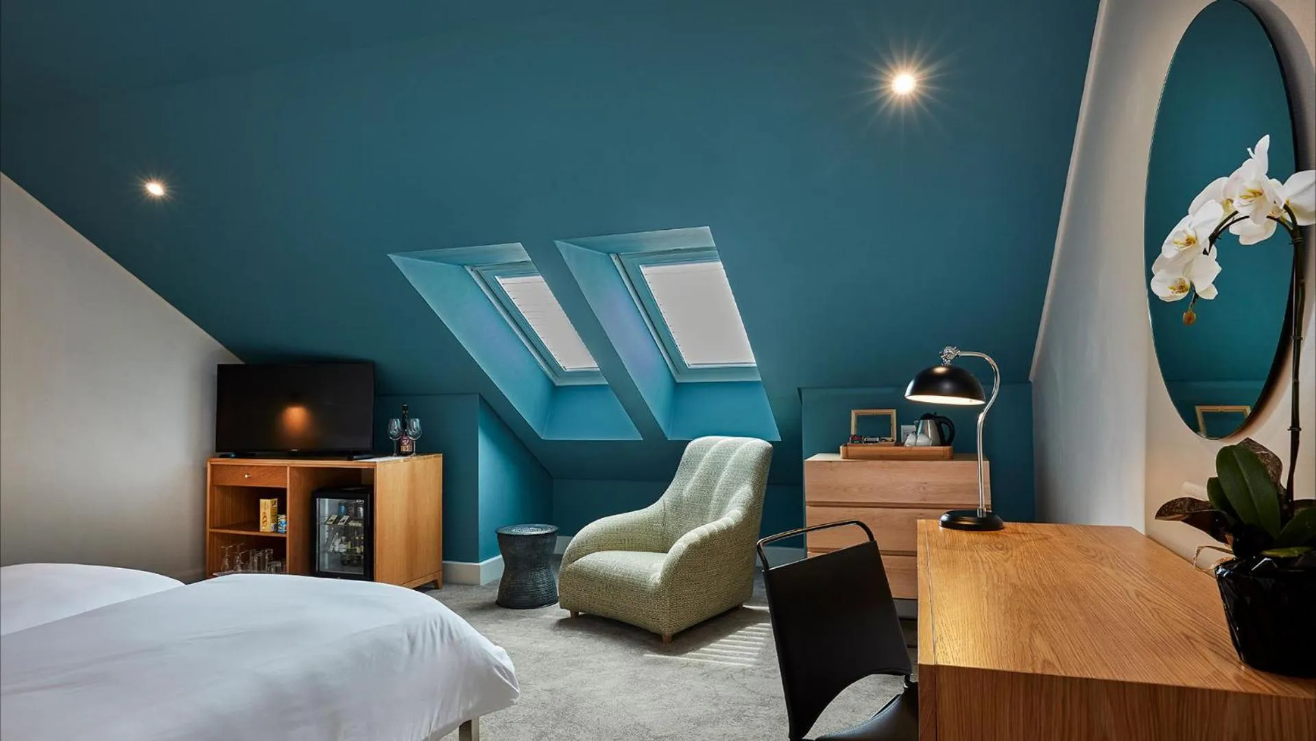 Bedroom, Bed in Victoria & Alfred Hotel by NEWMARK