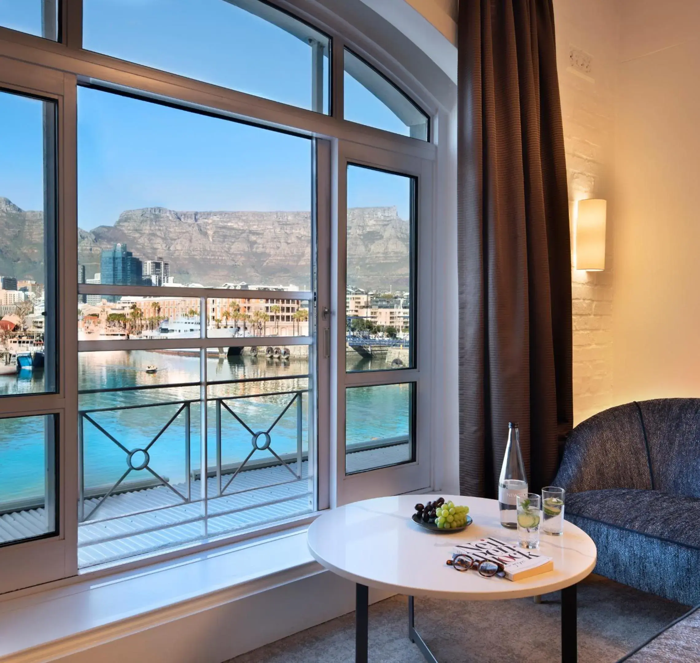 Mountain view in Victoria & Alfred Hotel by NEWMARK Mountain view in Victoria & Alfred Hotel by NEWMARK