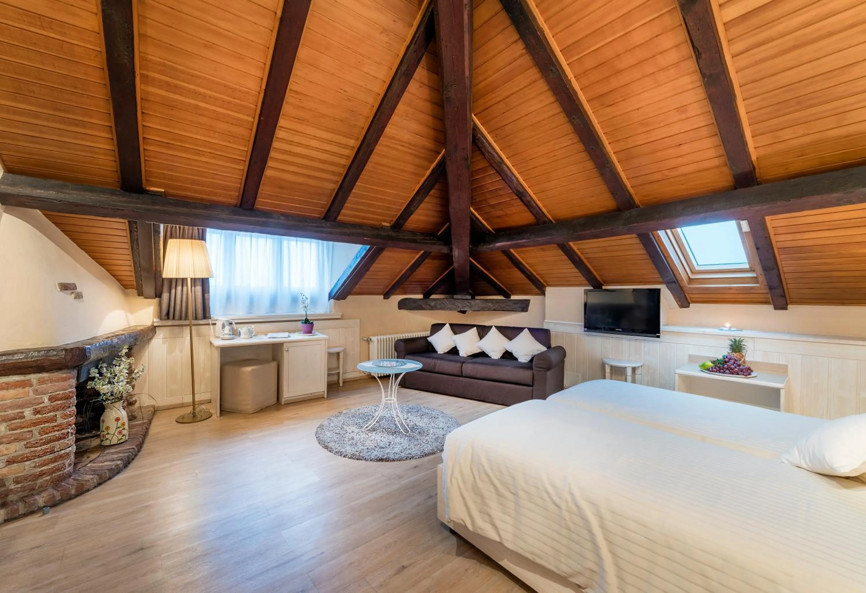 TV and multimedia, Bed in Albergo Ristorante La Palma