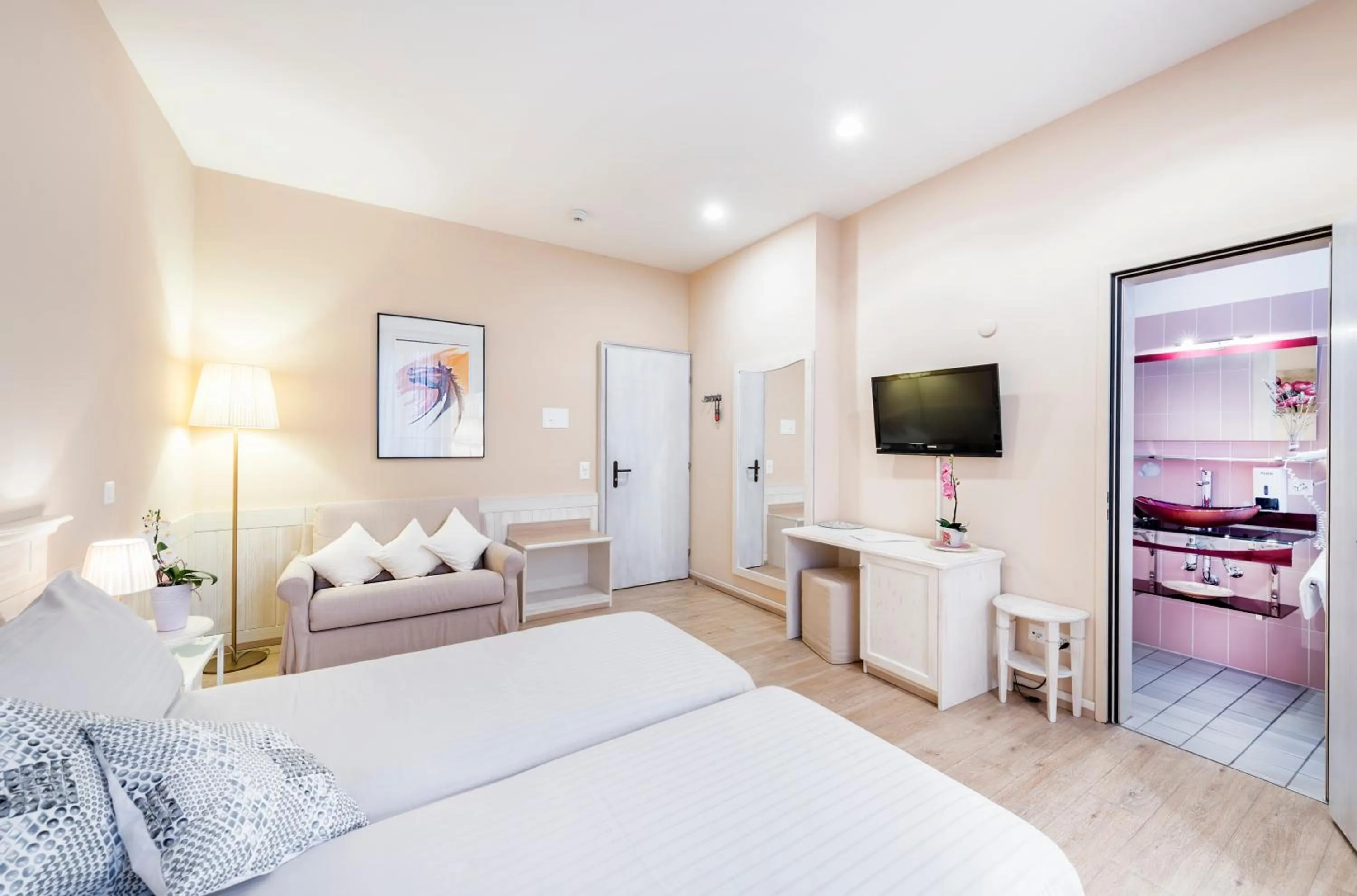 TV and multimedia, Bed in Albergo Ristorante La Palma