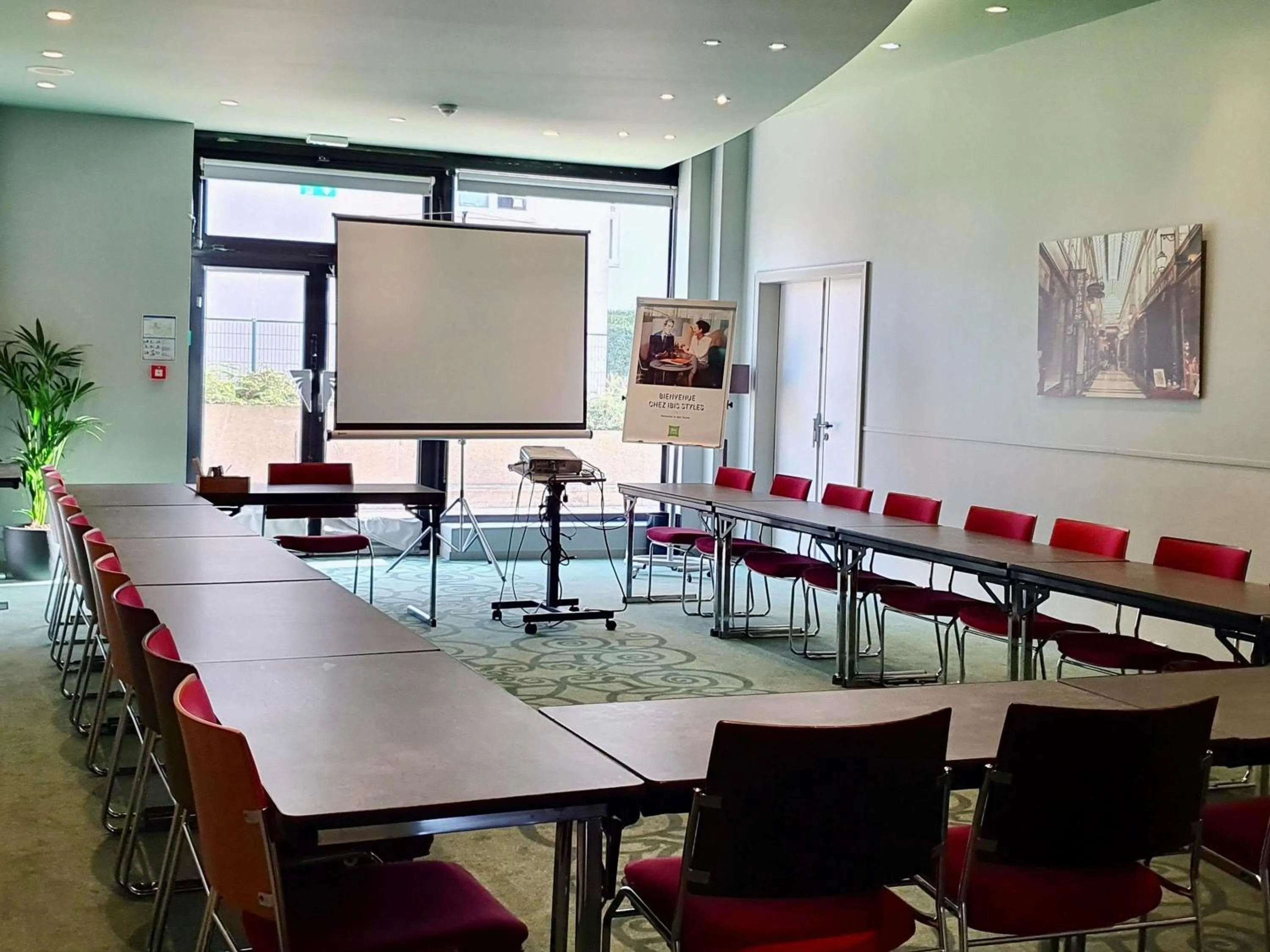 Meeting/conference room in ibis Styles Evry Courcouronnes Hotel and Events