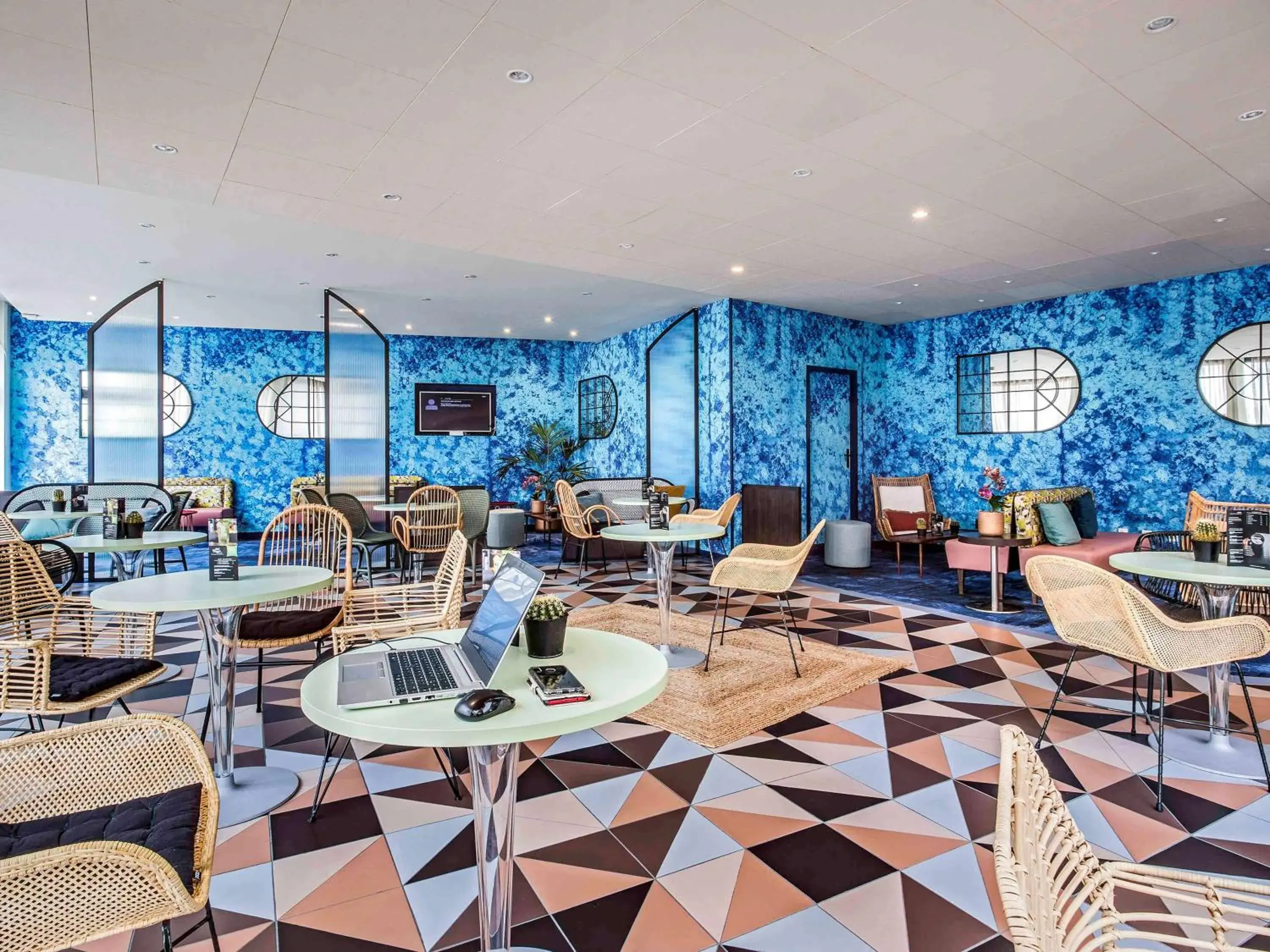 Property building in ibis Styles Evry Courcouronnes Hotel and Events Property building in ibis Styles Evry Courcouronnes Hotel and Events