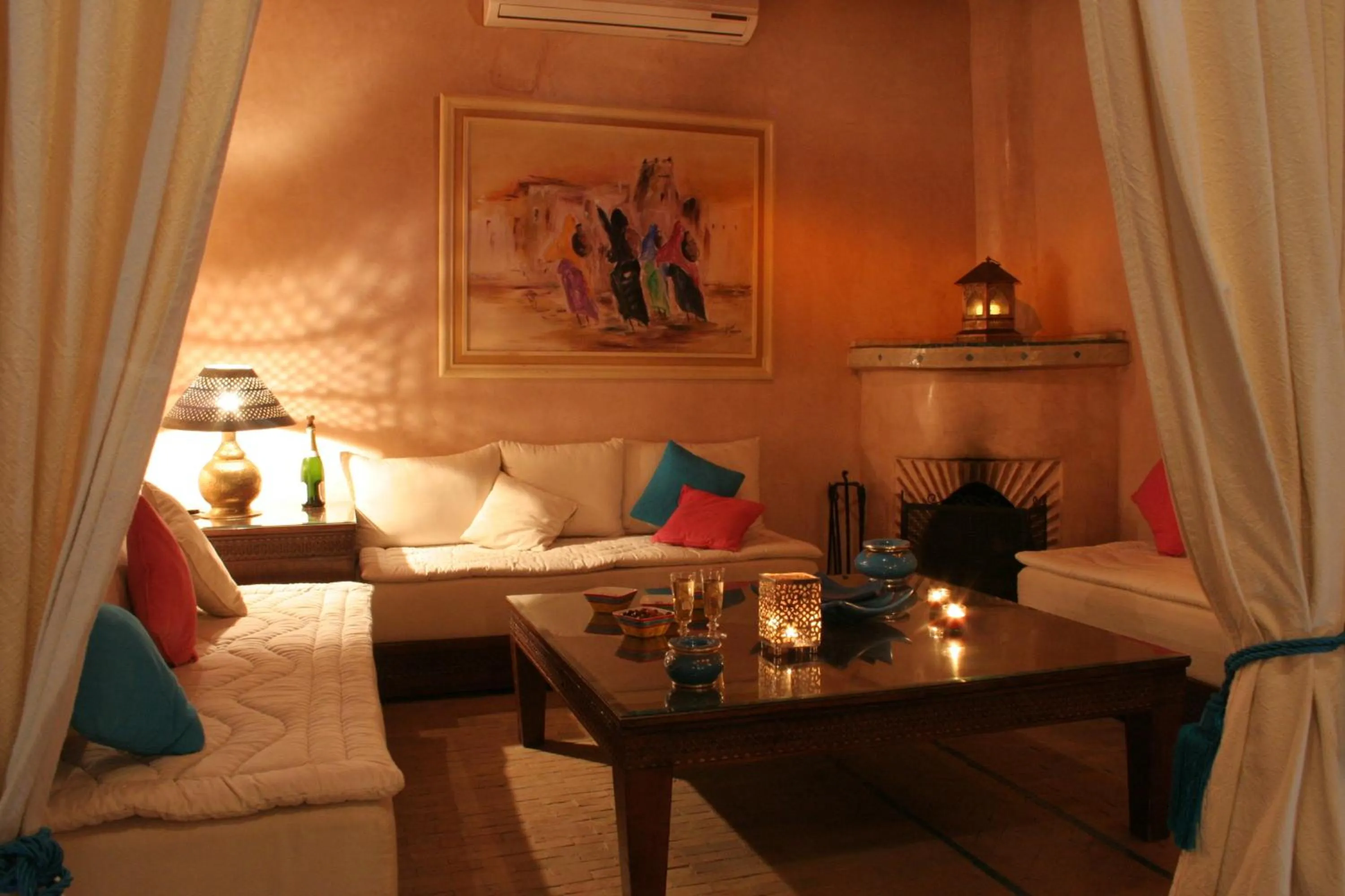 Living room, Bed in Riad Turquoise