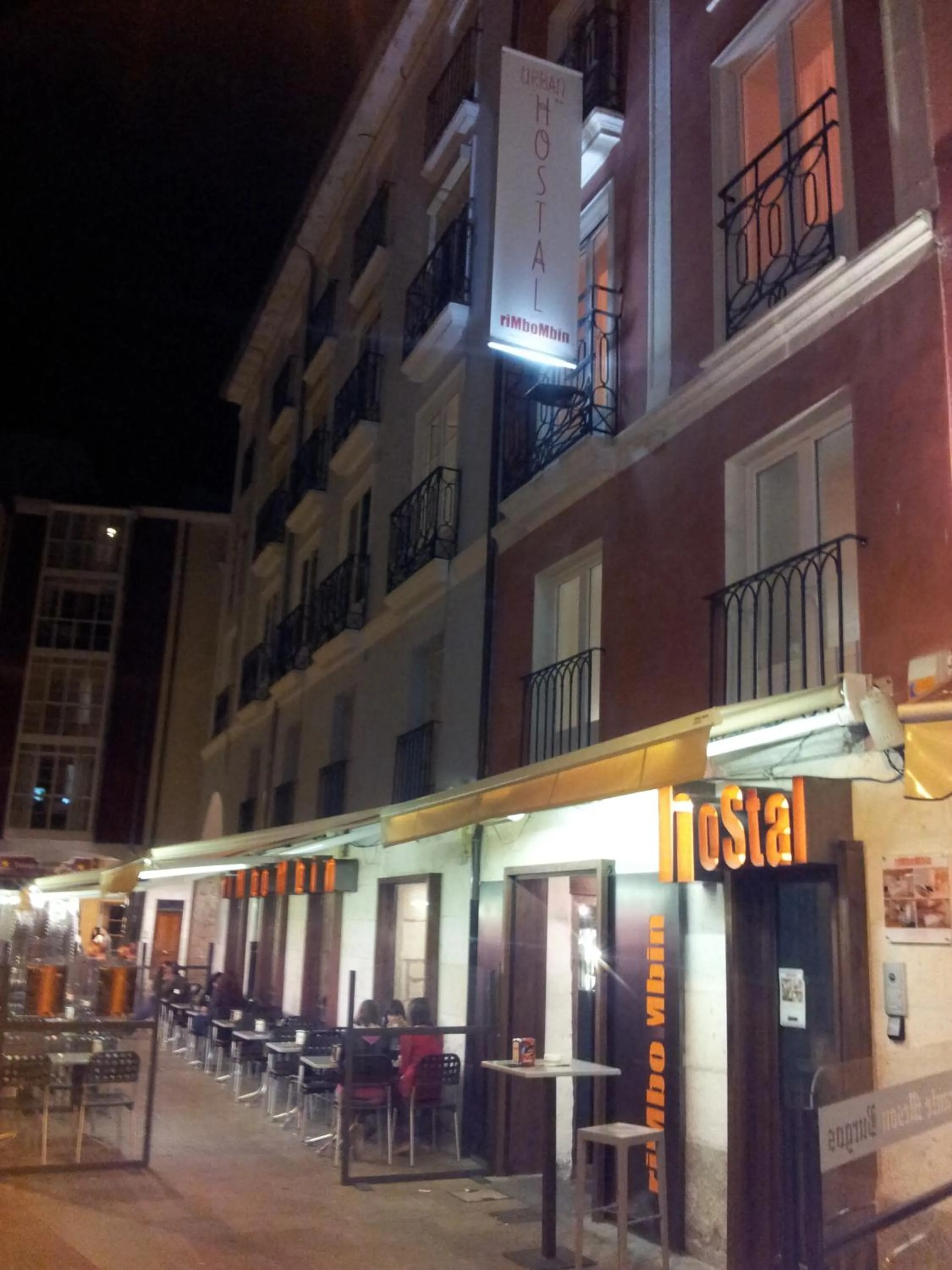 Facade/entrance in Hostal riMboMbin