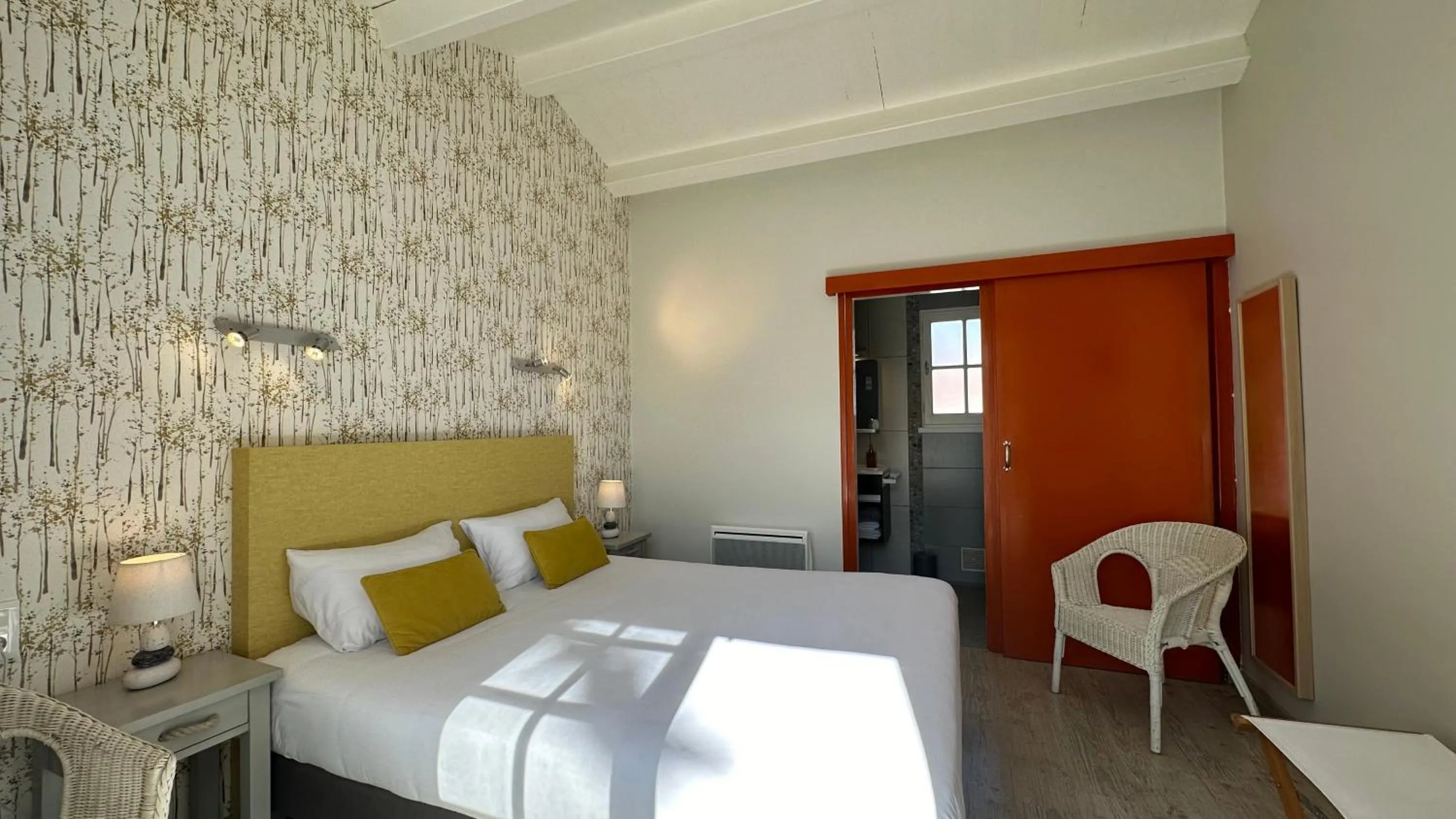Bed in Hotel Le Goeland