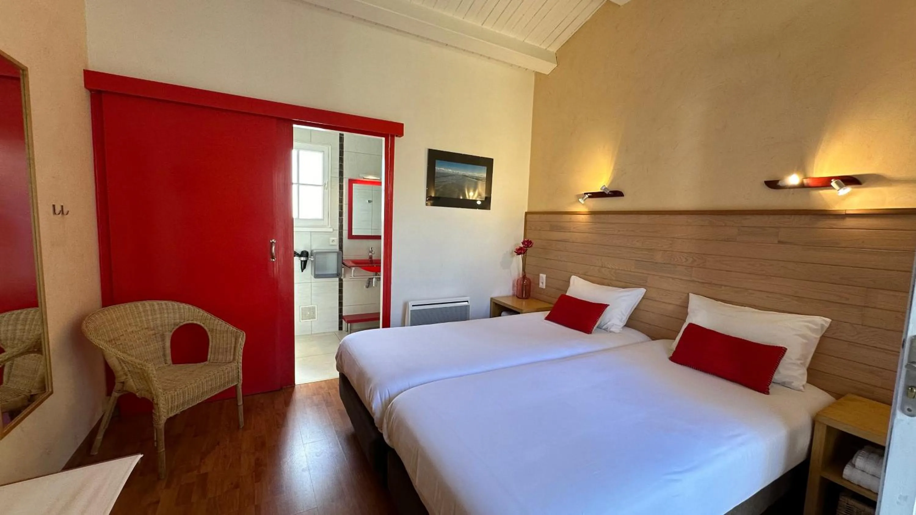 Bed in Hotel Le Goeland