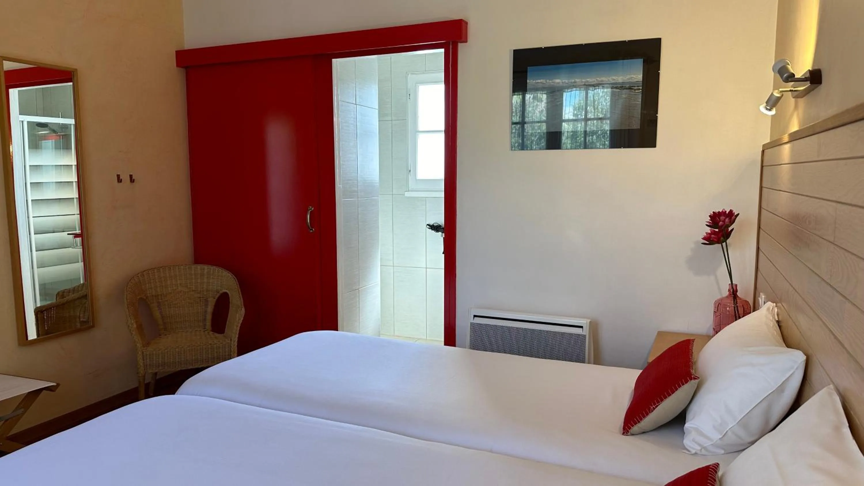 Bed in Hotel Le Goeland