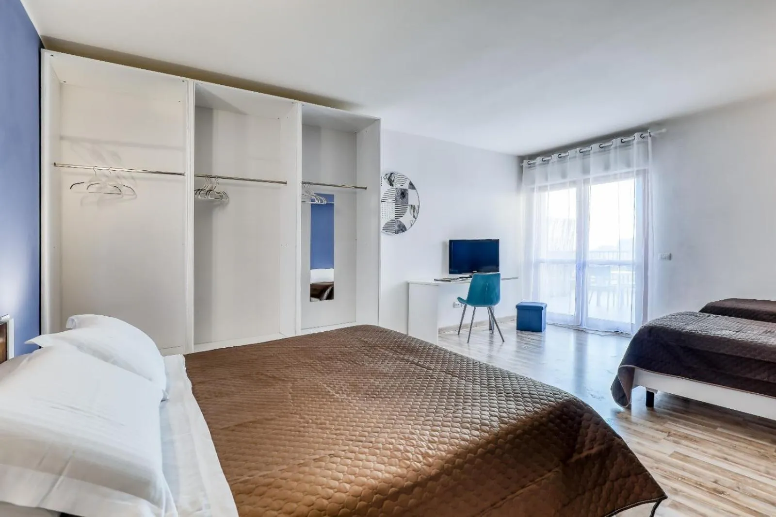 Photo of the whole room, Bed in Asso Residence