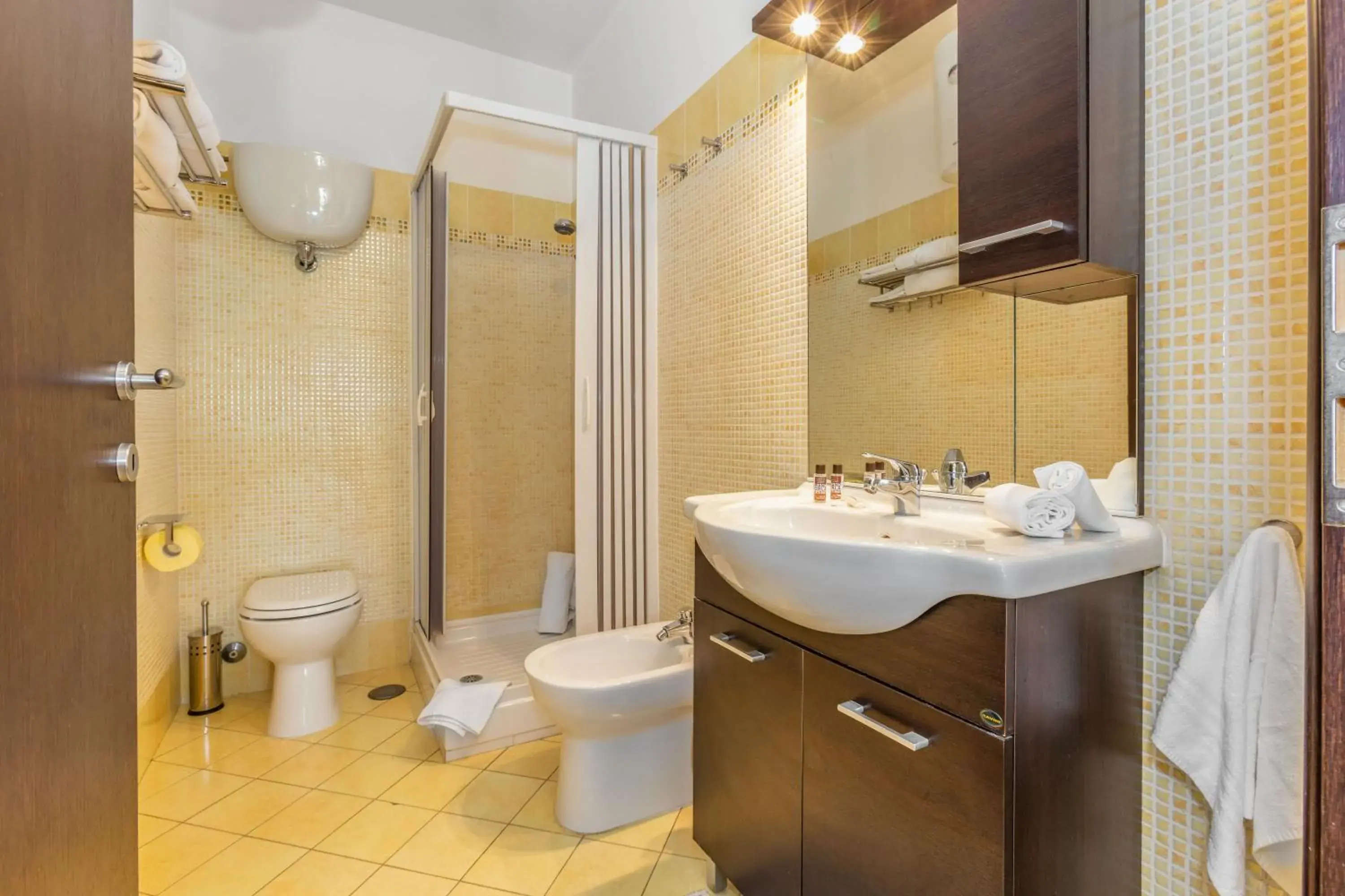 Apartment with Terrace in Asso Residence Apartment with Terrace in Asso Residence