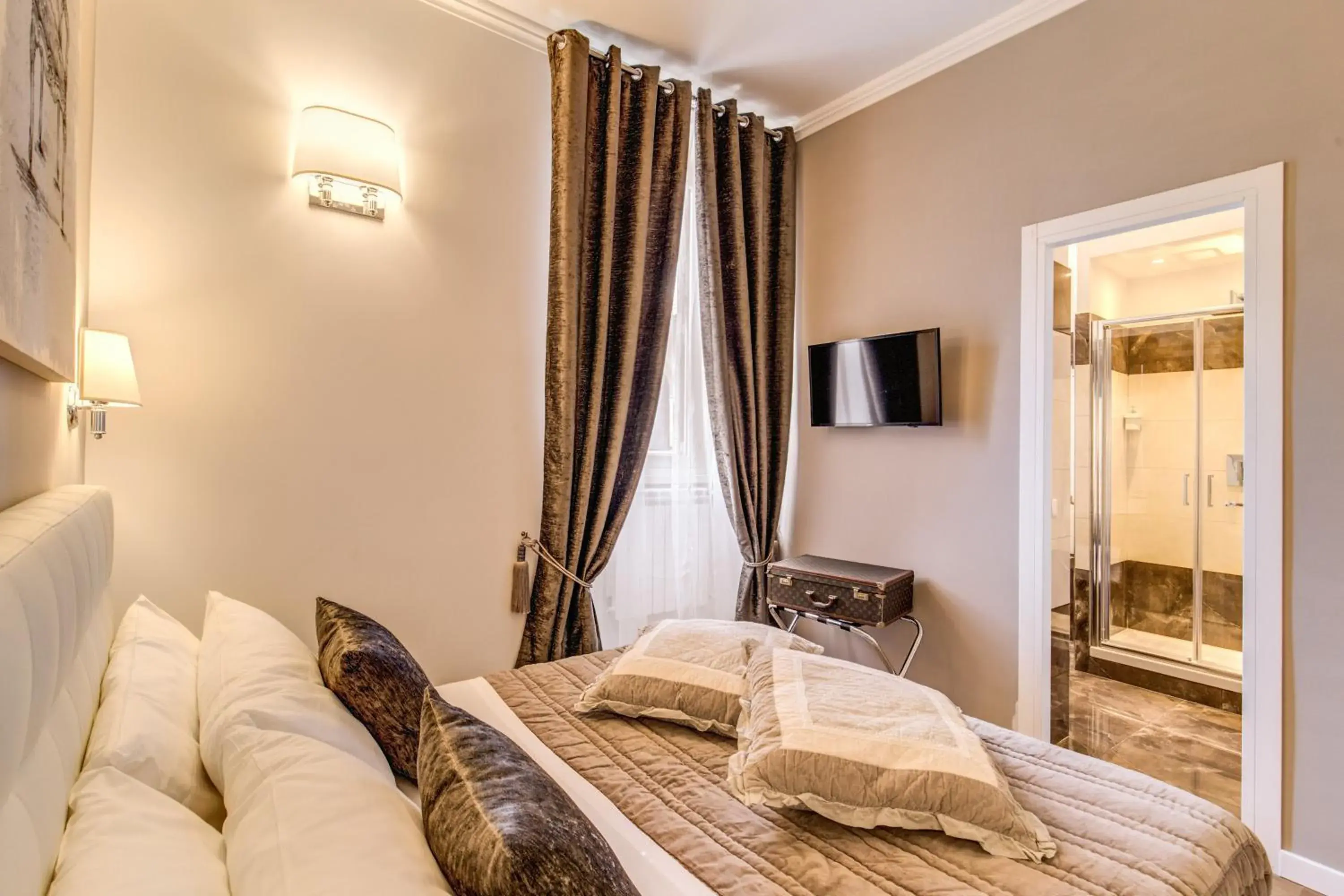 Photo of the whole room, Bed in The Bridge Suites Photo of the whole room, Bed in The Bridge Suites