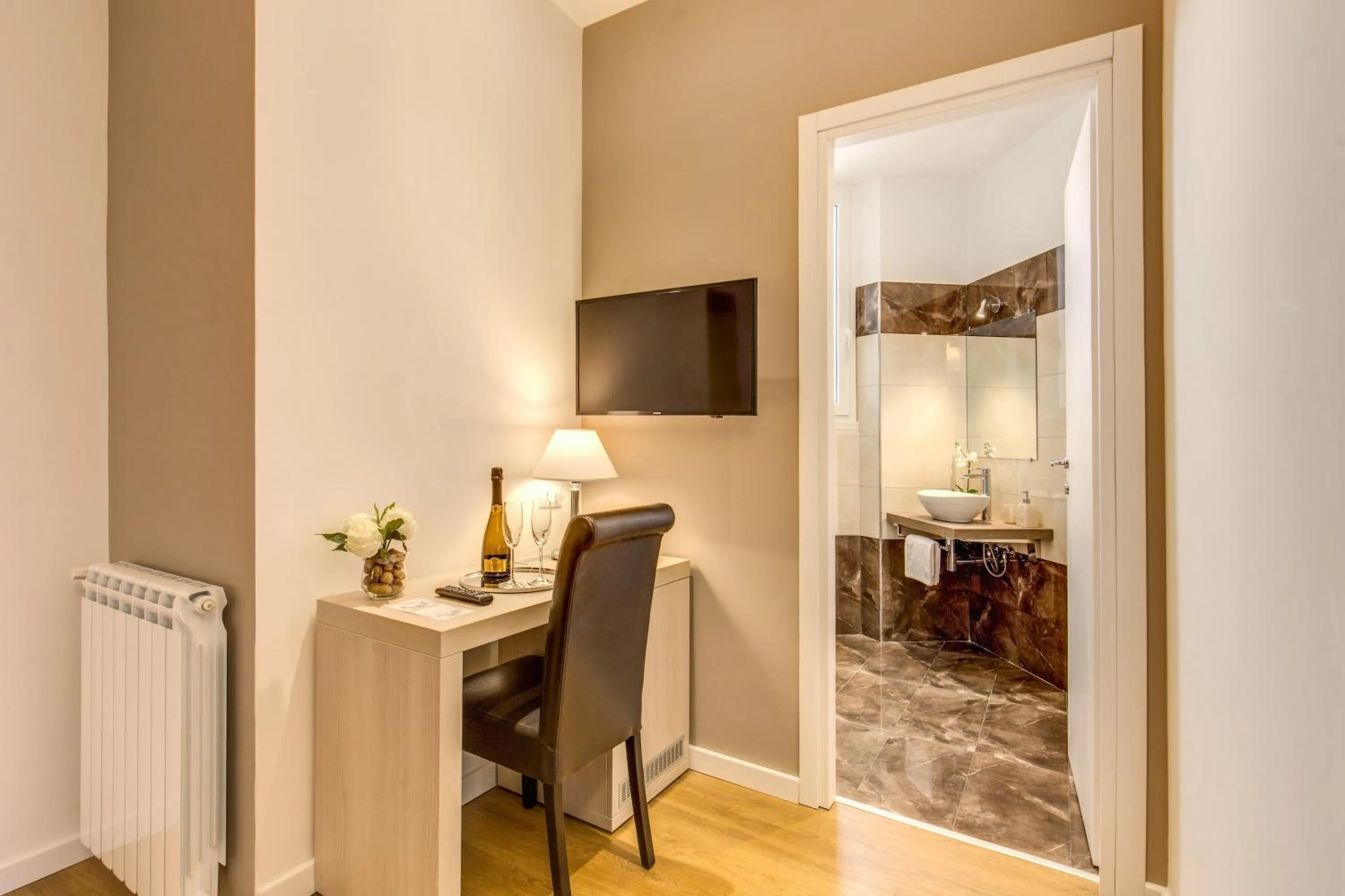 Photo of the whole room in The Bridge Suites