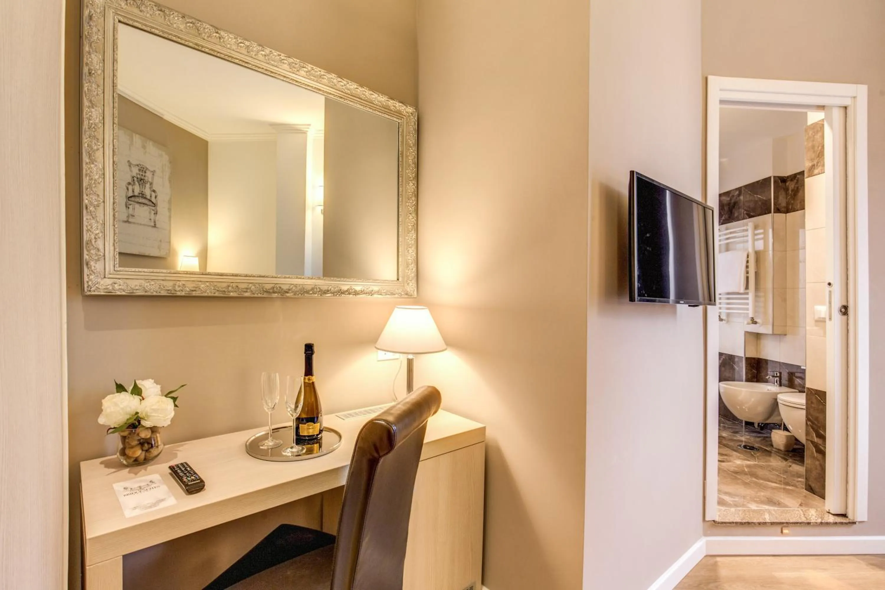 TV and multimedia in The Bridge Suites