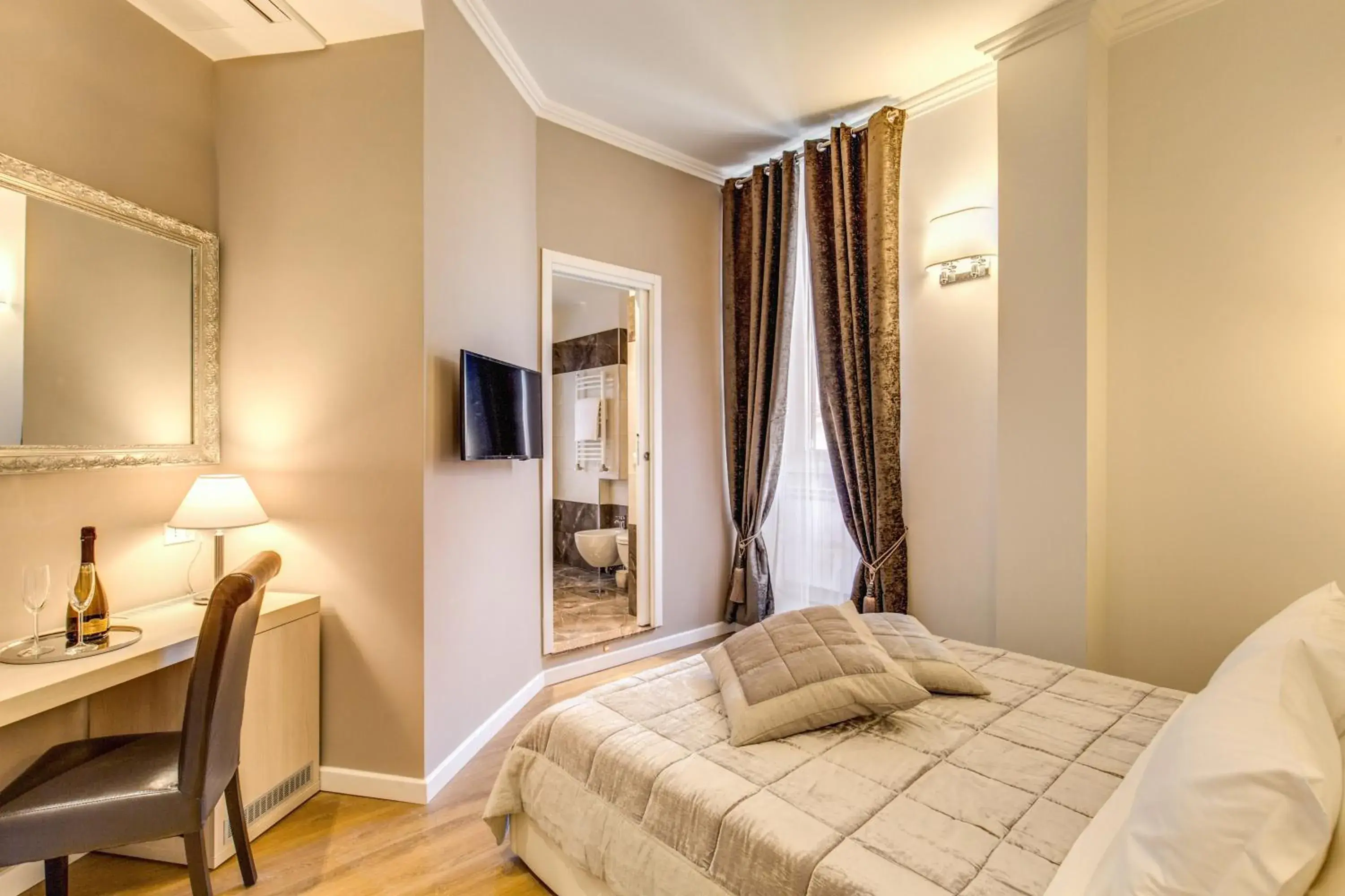 Photo of the whole room, Bed in The Bridge Suites Photo of the whole room, Bed in The Bridge Suites