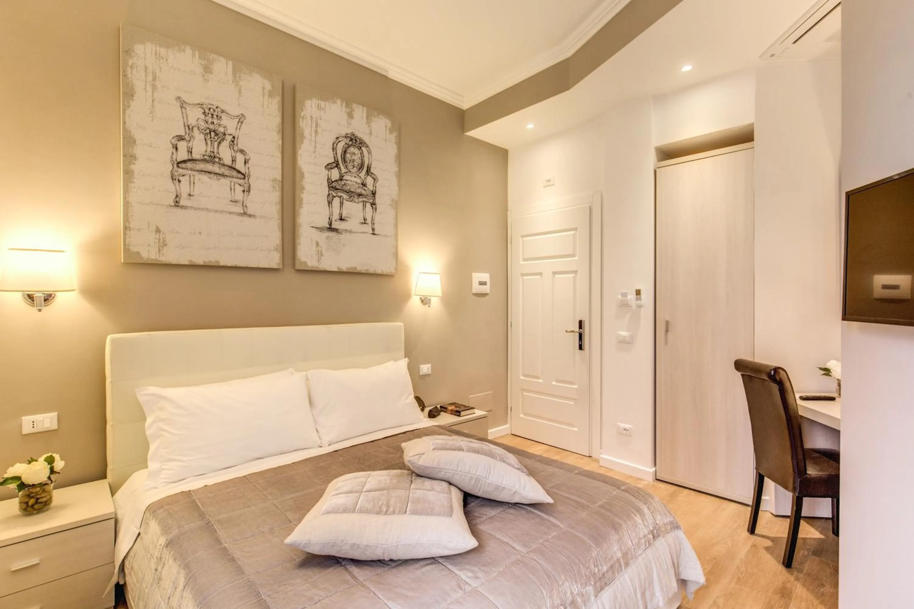 Photo of the whole room, Bed in The Bridge Suites