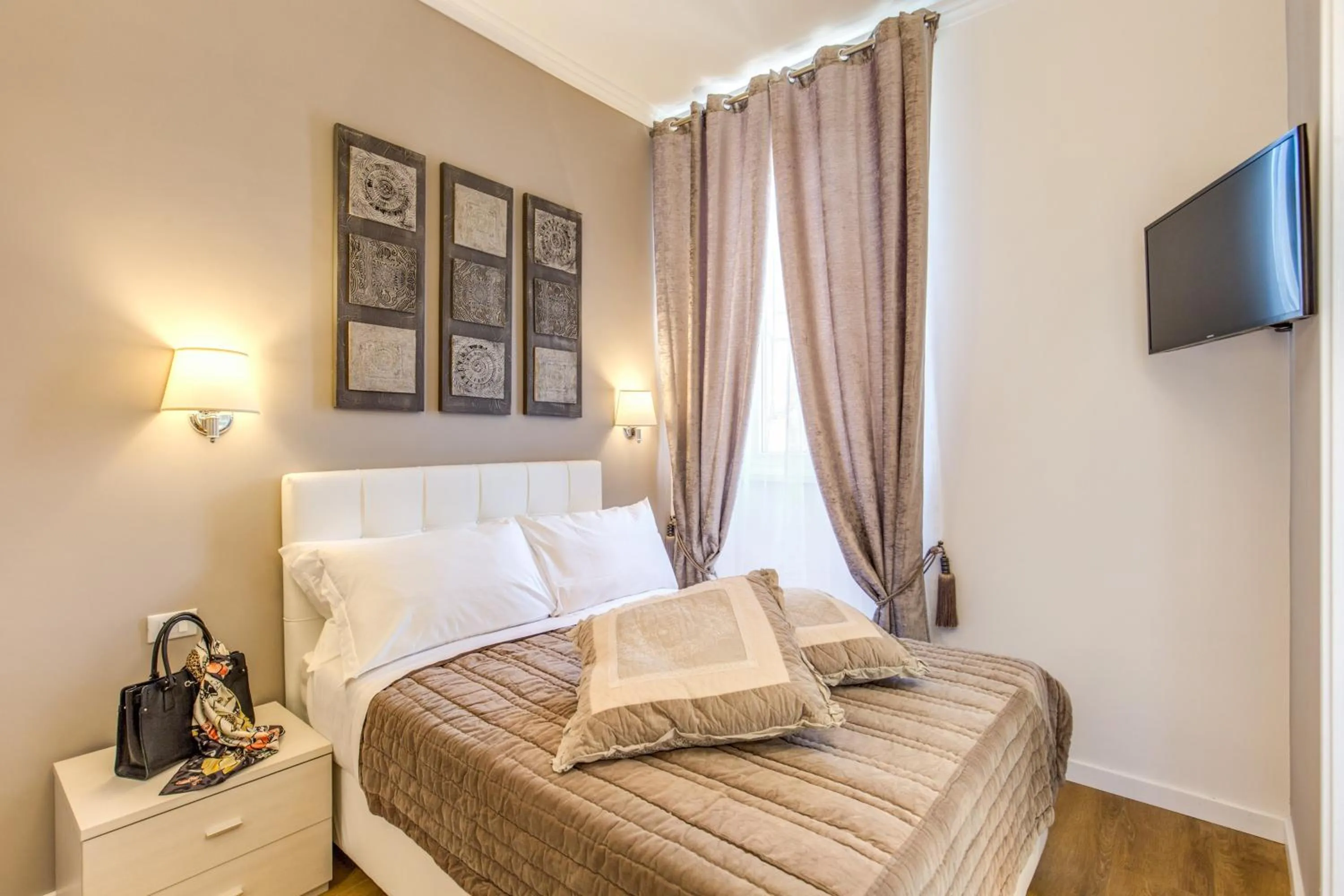 Photo of the whole room, Bed in The Bridge Suites