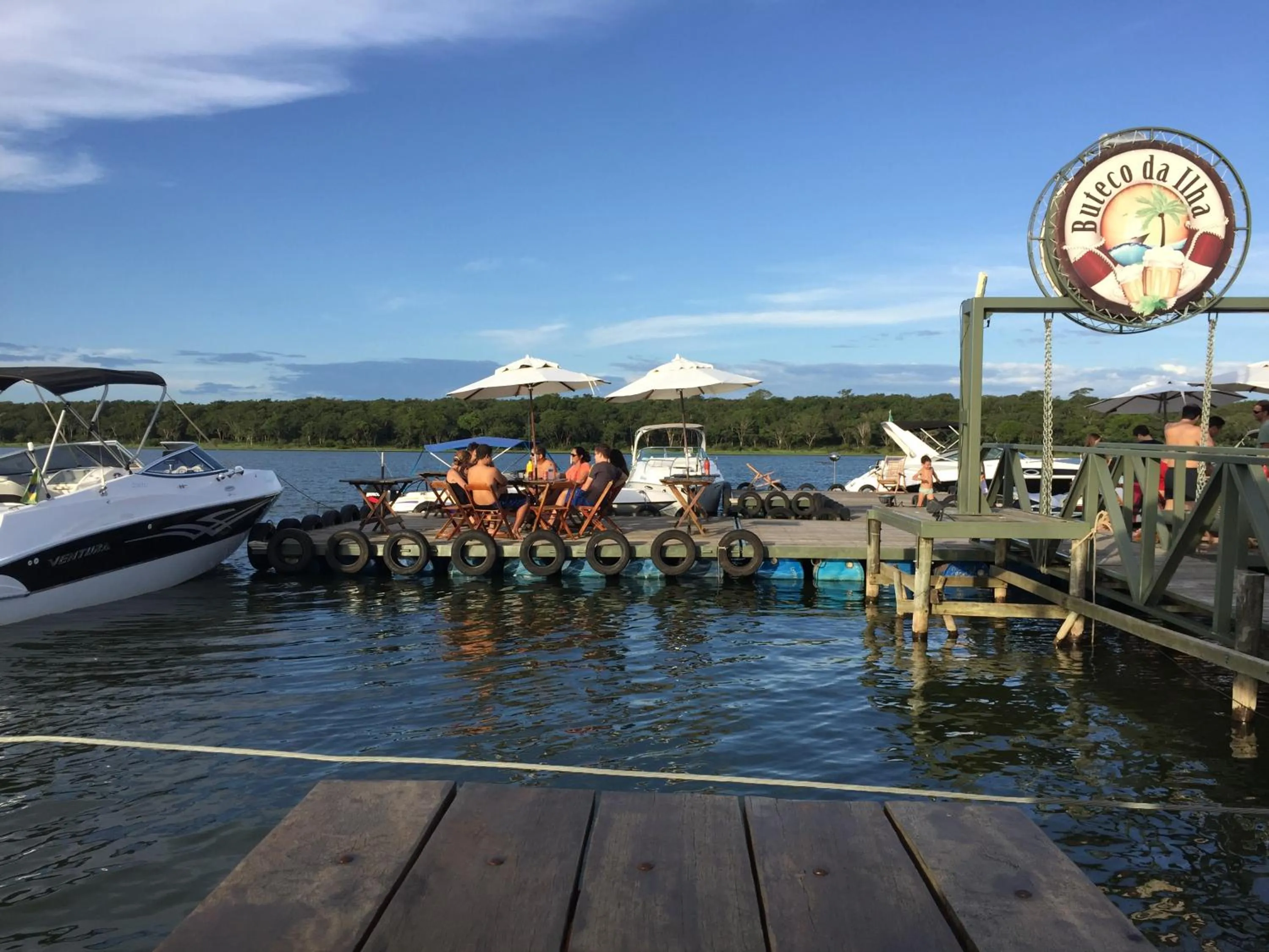 Restaurant/places to eat in Resort da Ilha