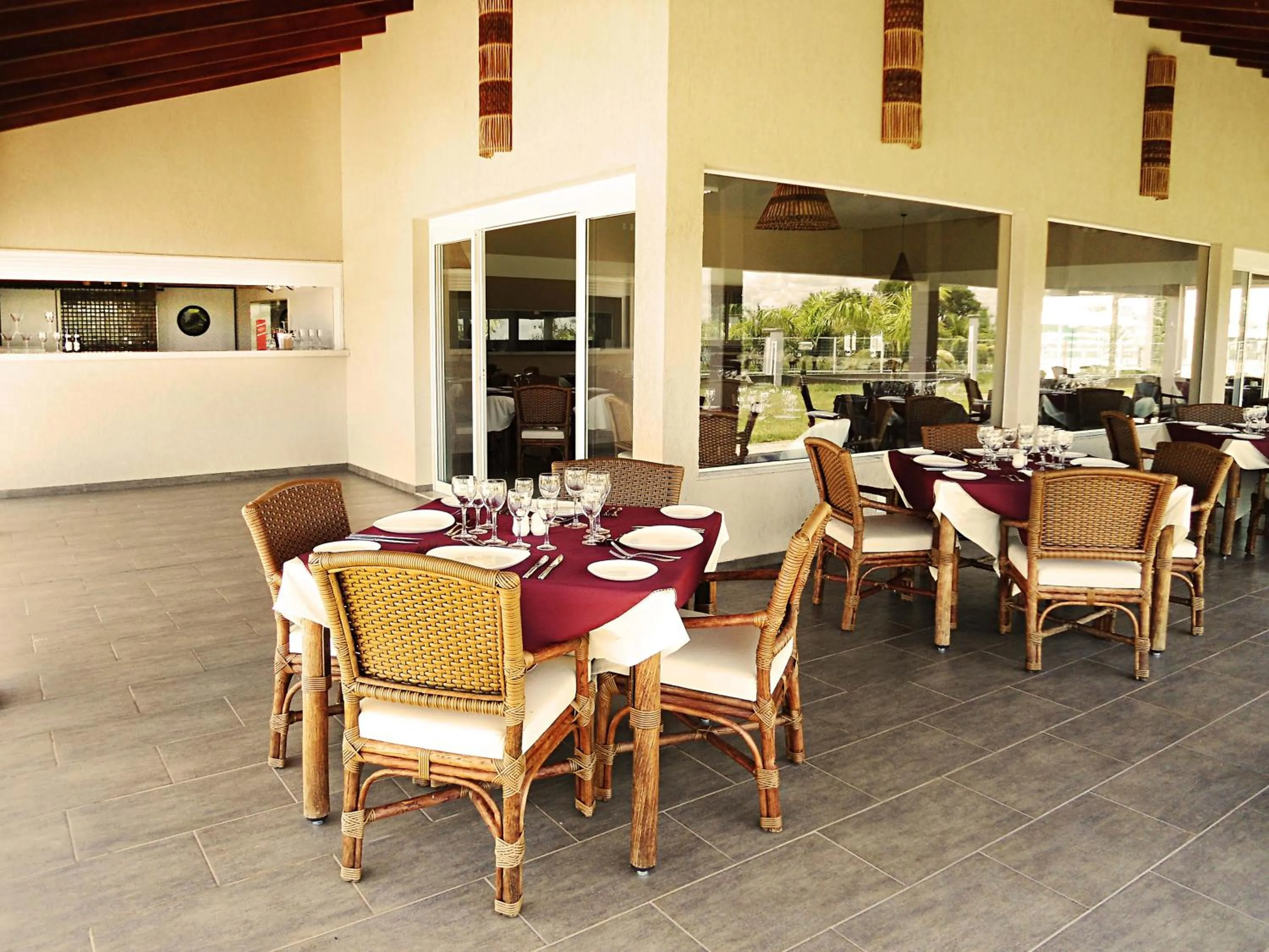 Restaurant/places to eat in Resort da Ilha