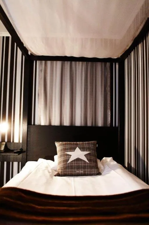 Bed in Huskvarna Stadshotell