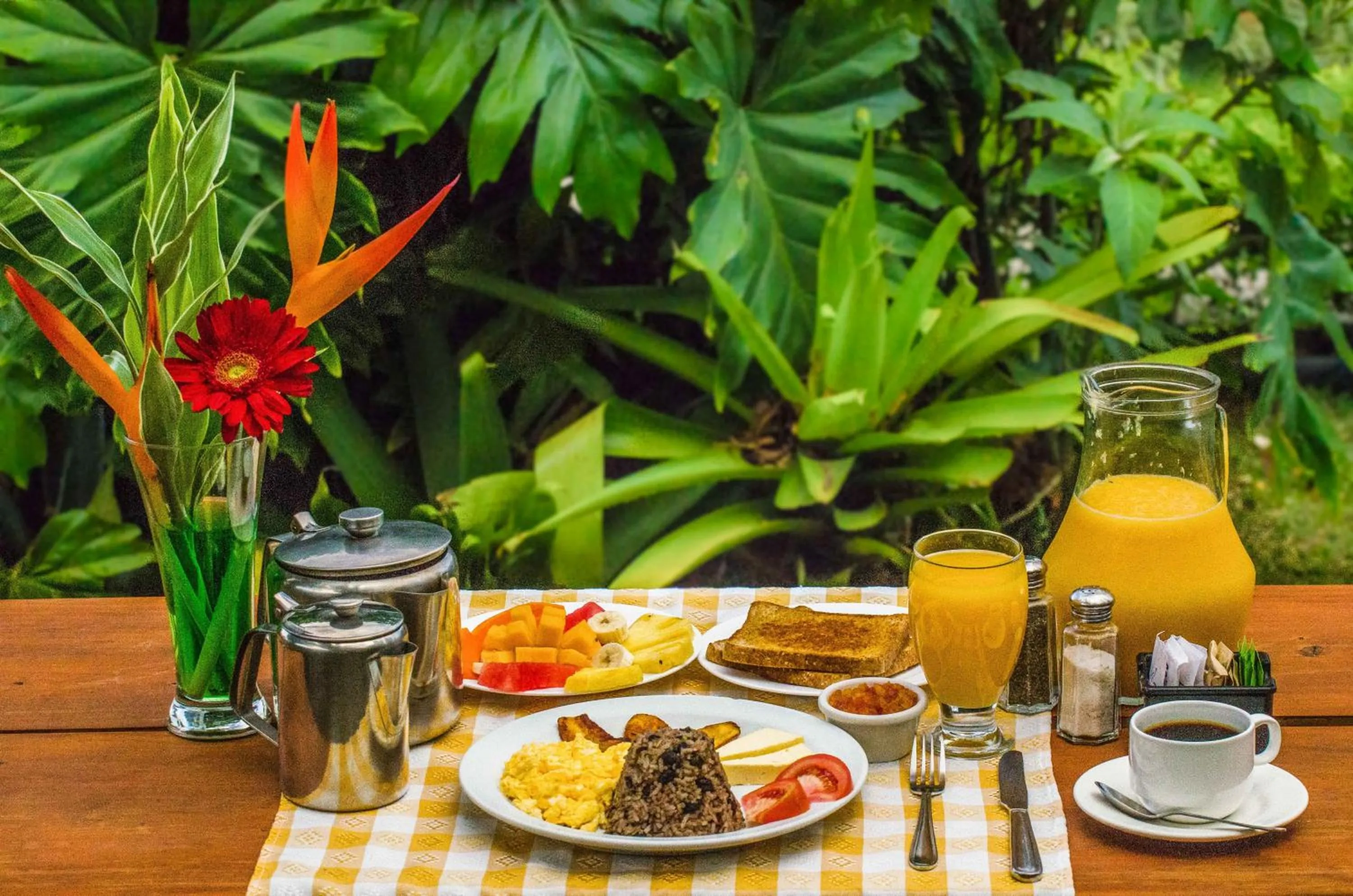 Restaurant/places to eat in Hotel Cipreses