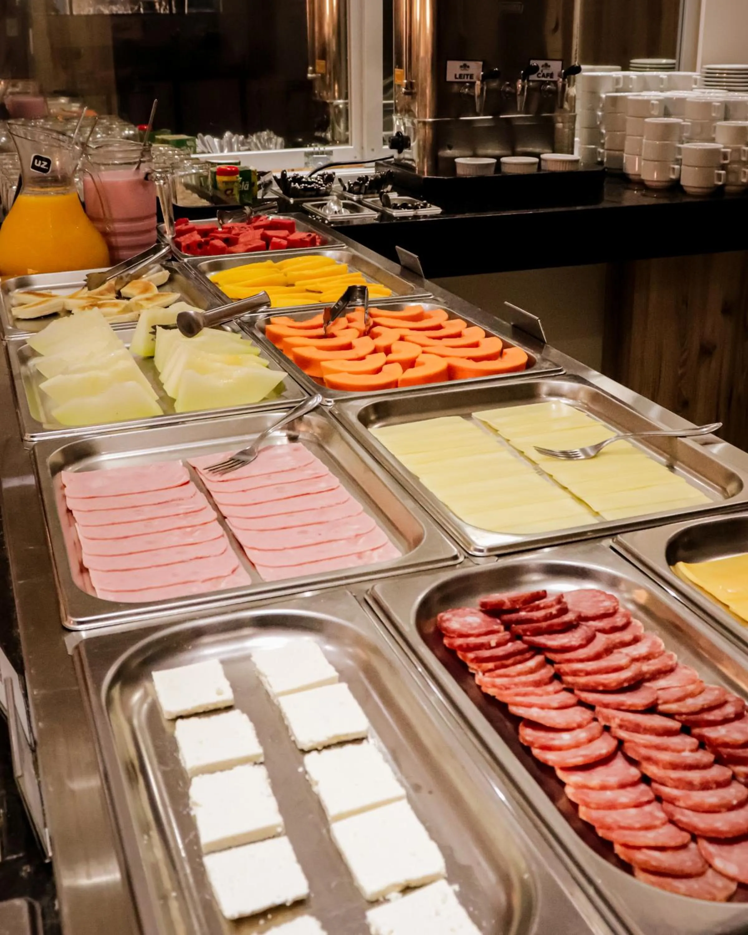 Buffet breakfast in Hotel Pequeno Bosque