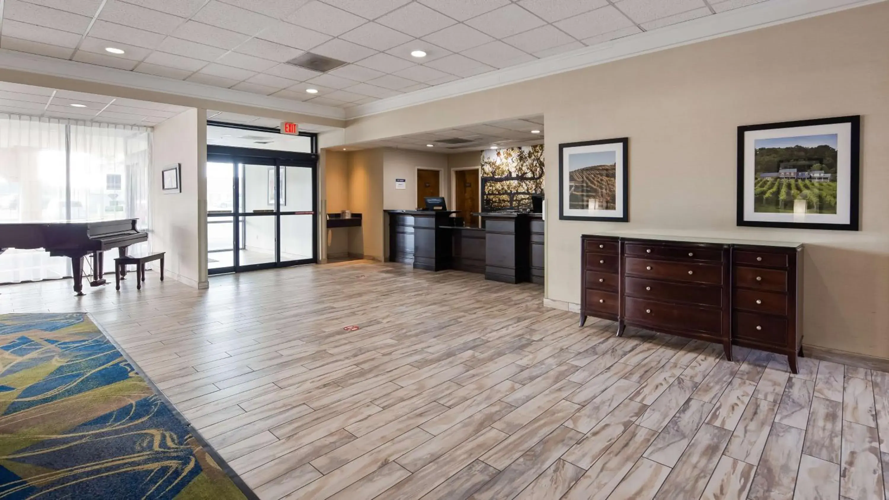Lobby or reception in Best Western Leesburg Lobby or reception in Best Western Leesburg