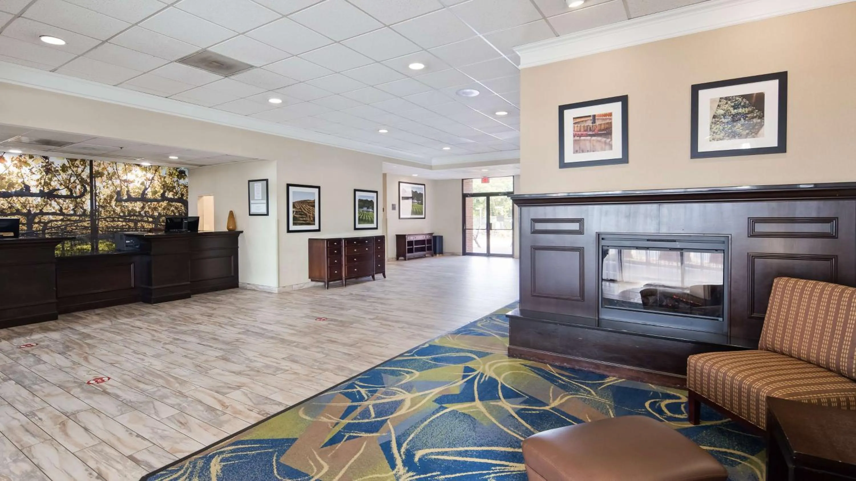 Lobby or reception in Best Western Leesburg