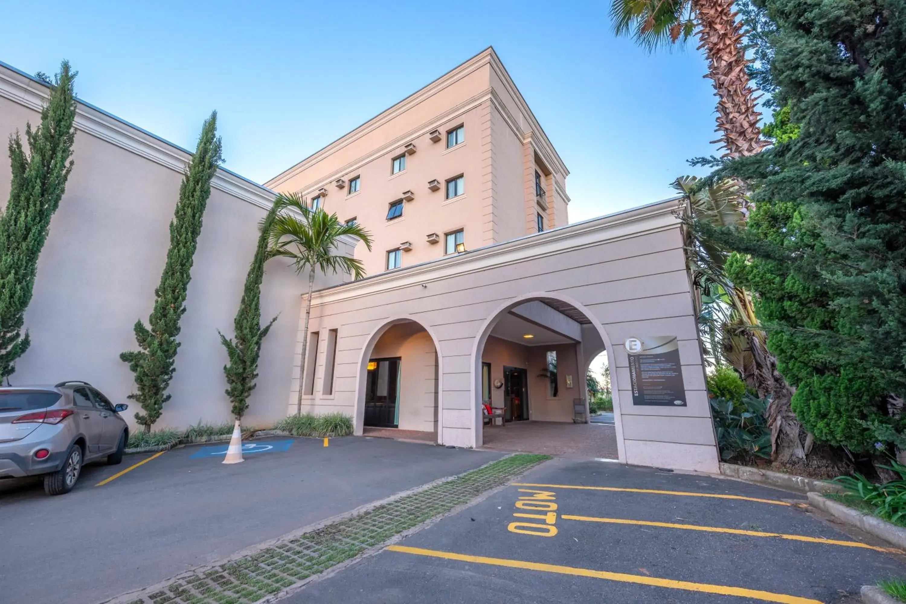 Property building in Class Hotel Alfenas Property building in Class Hotel Alfenas