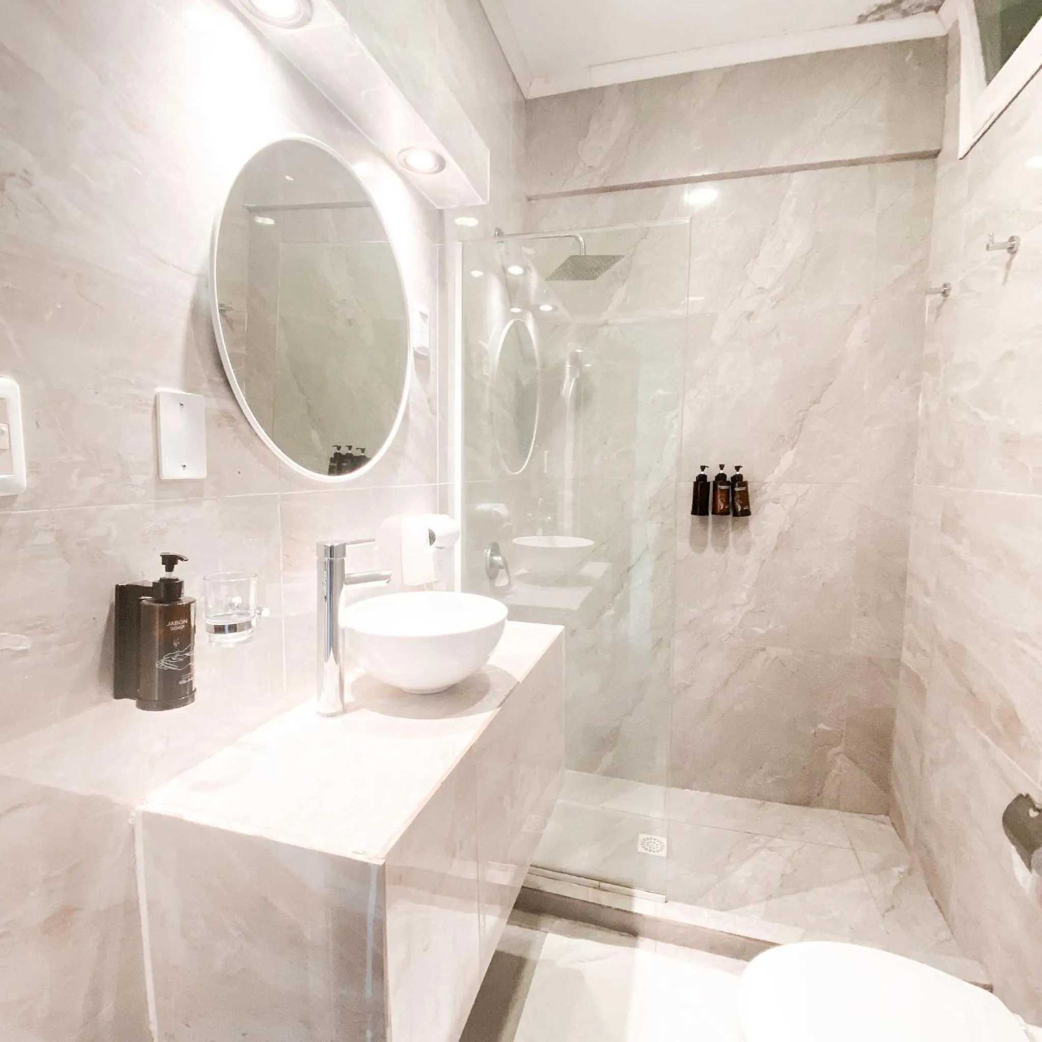 Toilet in Hotel Lujan