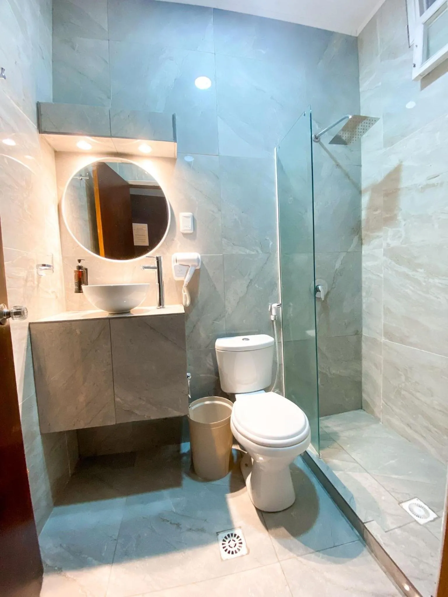 Shower in Hotel Lujan