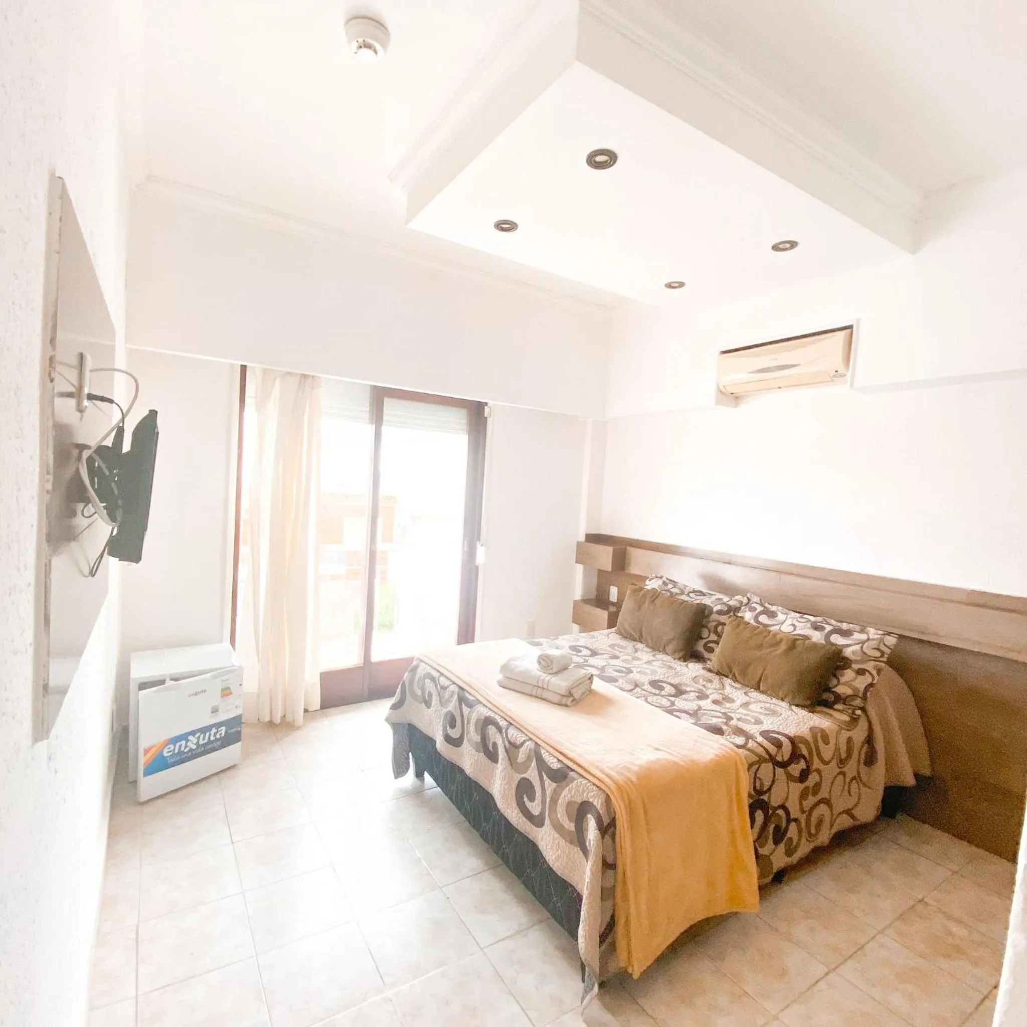 Property building, Bed in Hotel Lujan