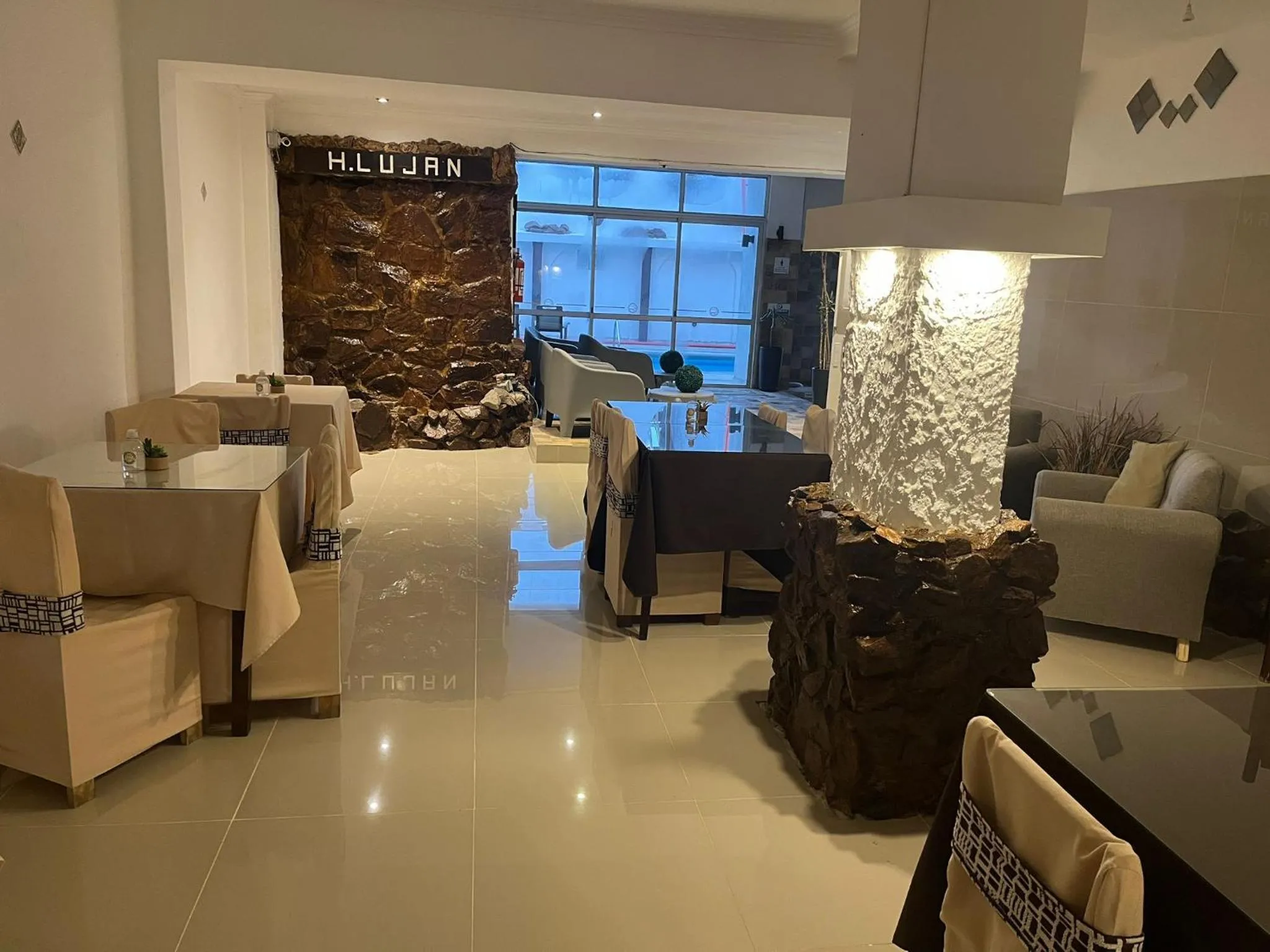 Dining area in Hotel Lujan