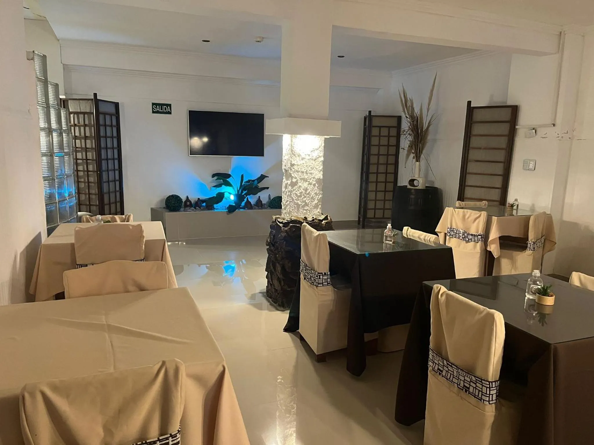 Dining area in Hotel Lujan