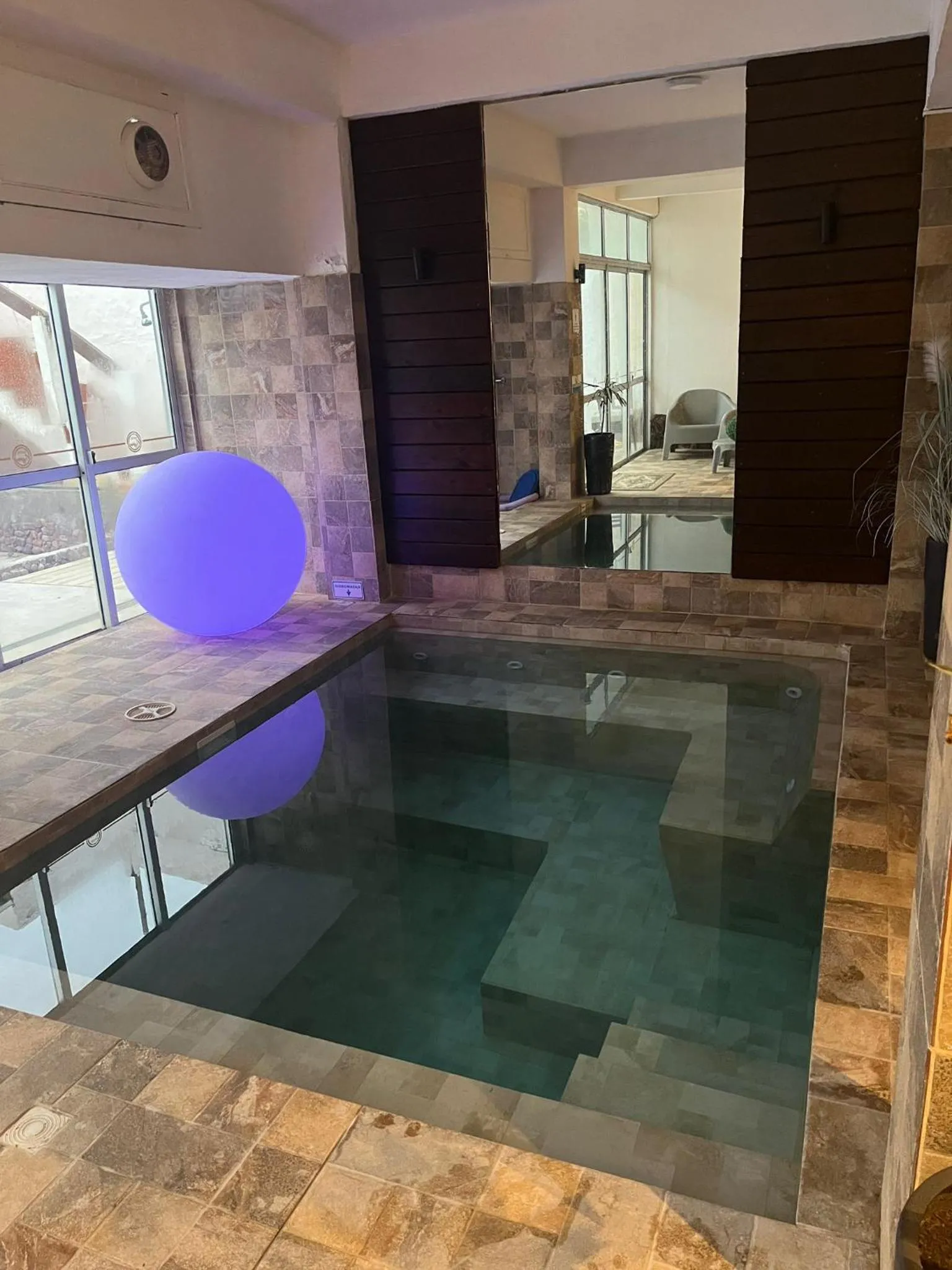 Swimming pool in Hotel Lujan